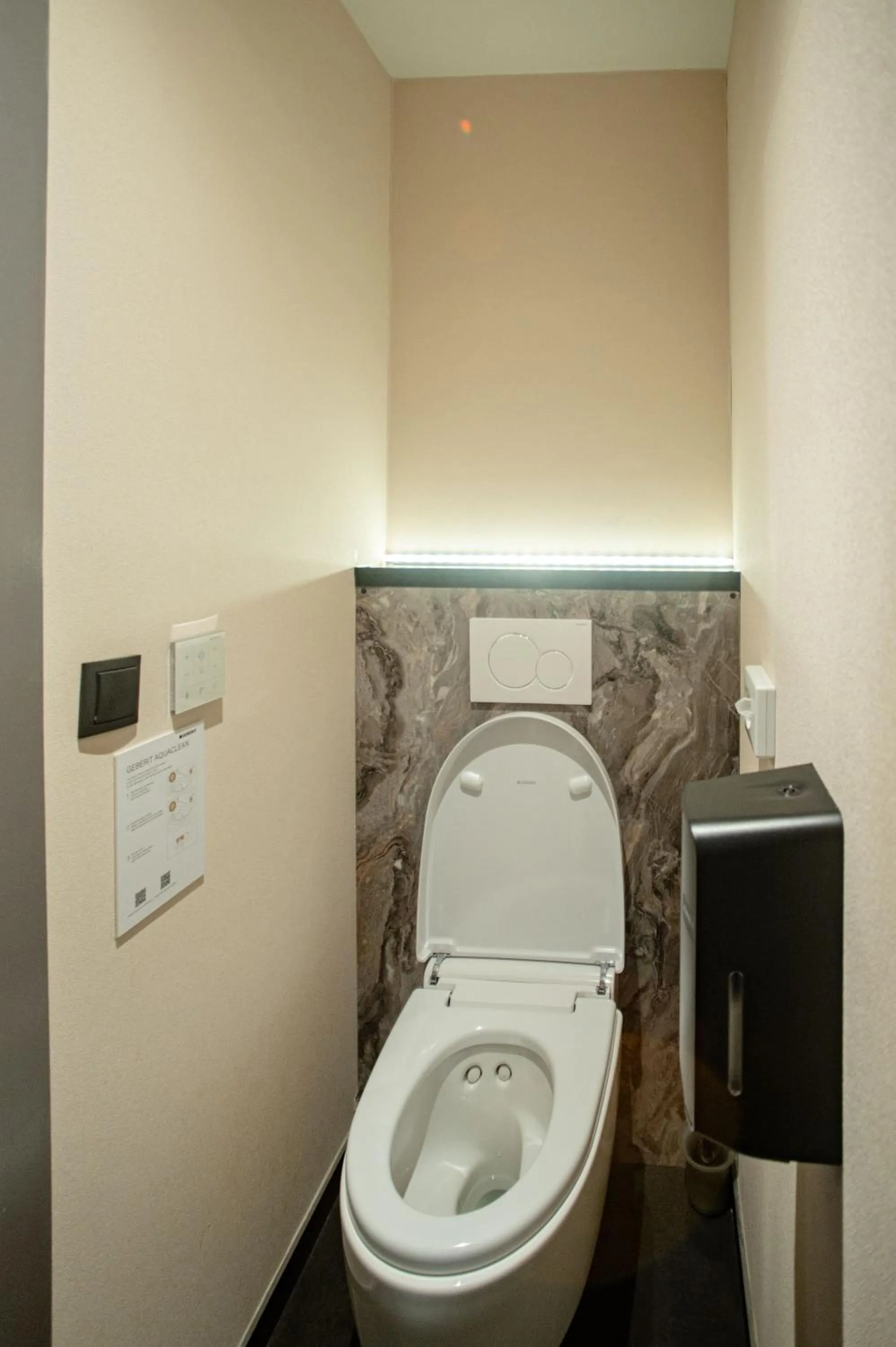 Toilet in Hotel & Aparthotel Alize Mouscron