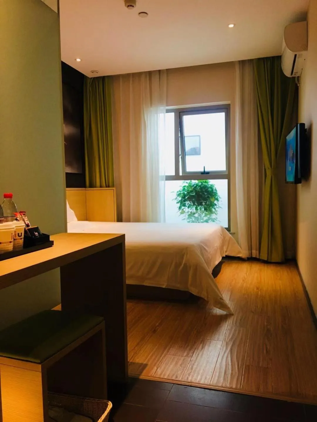 Bed in IU Hotel Beijing Life Science Park Station