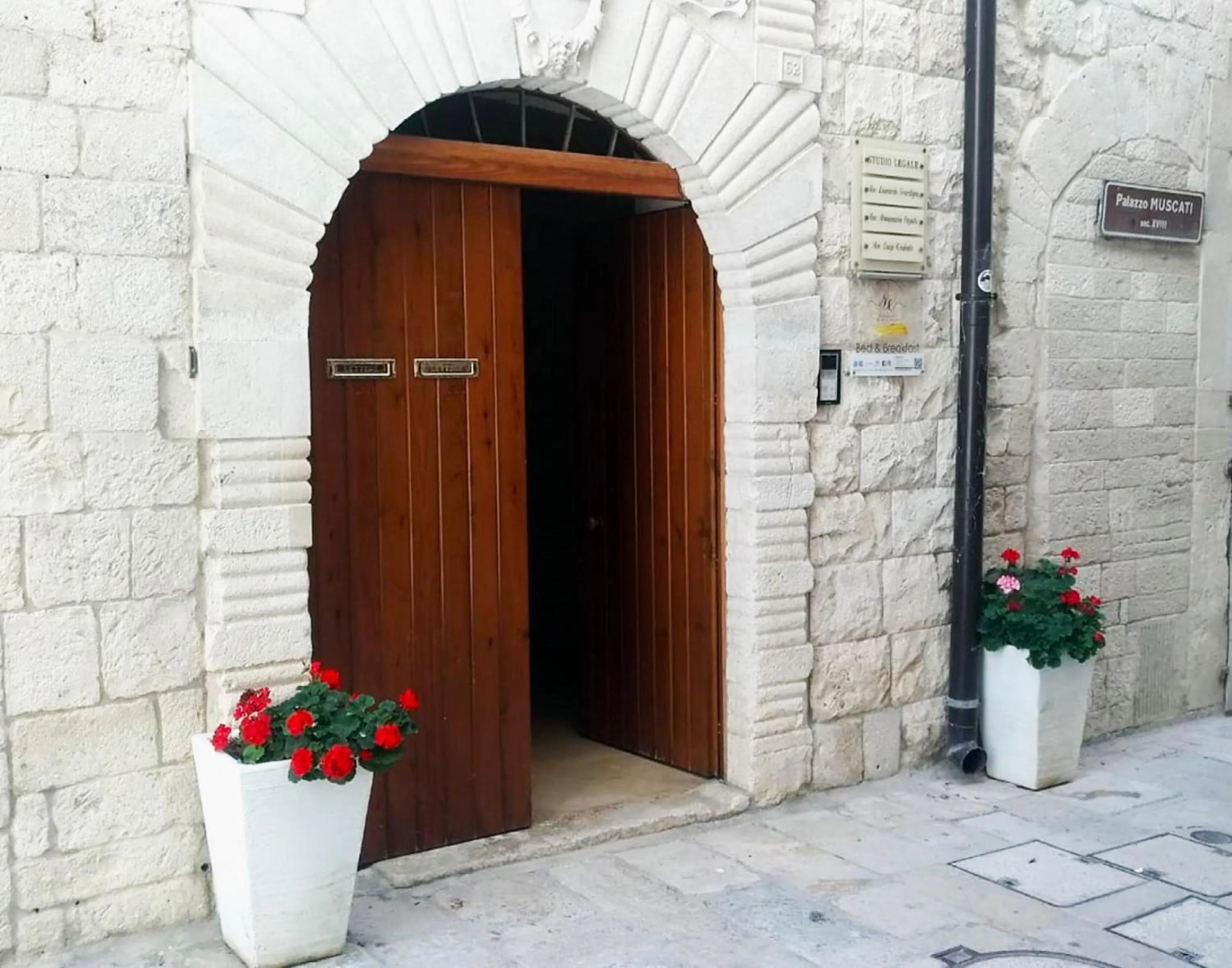 Property building in B&B re apartments Palazzo Muscati