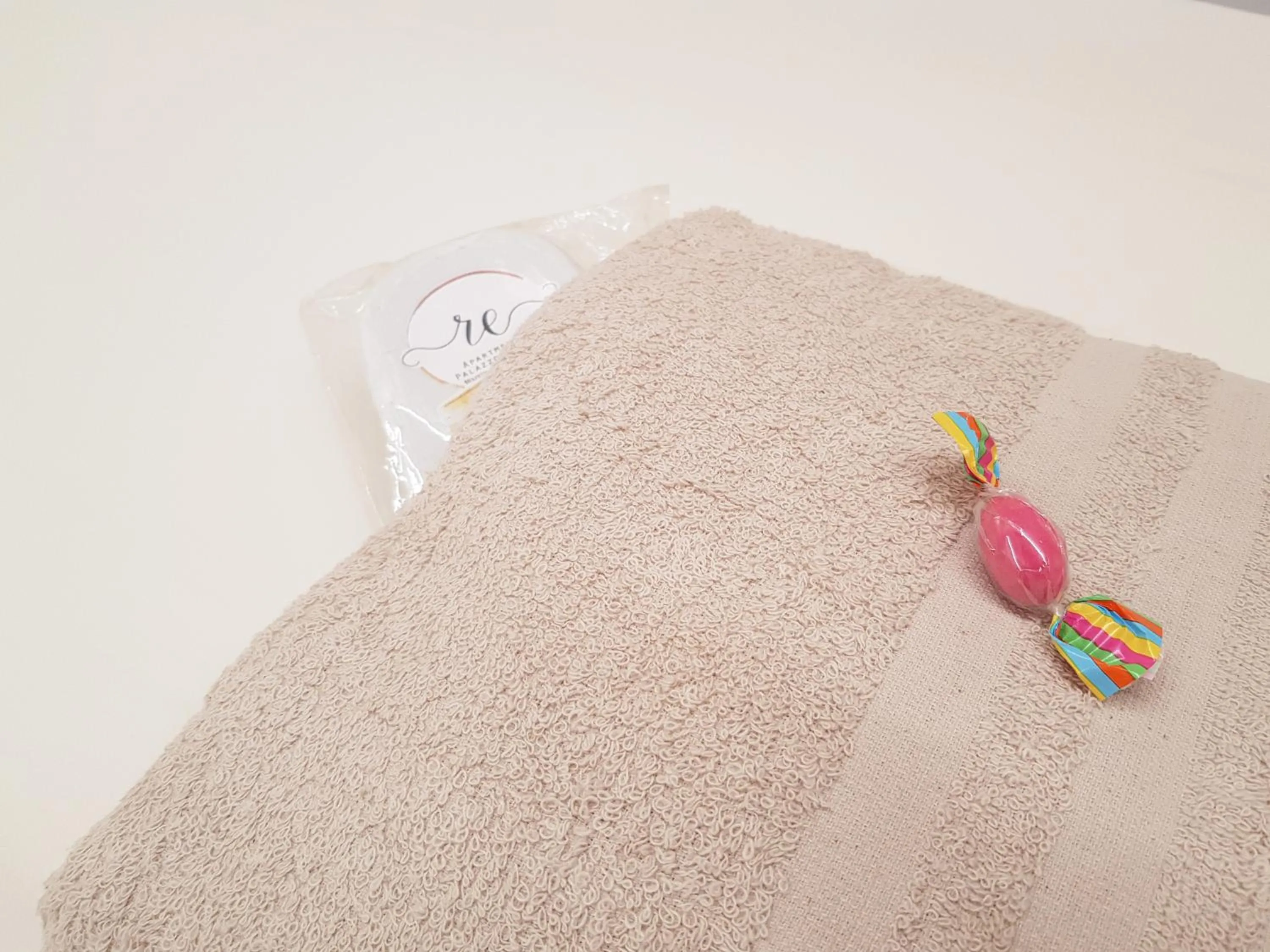 Decorative detail, Bed in B&B re apartments Palazzo Muscati