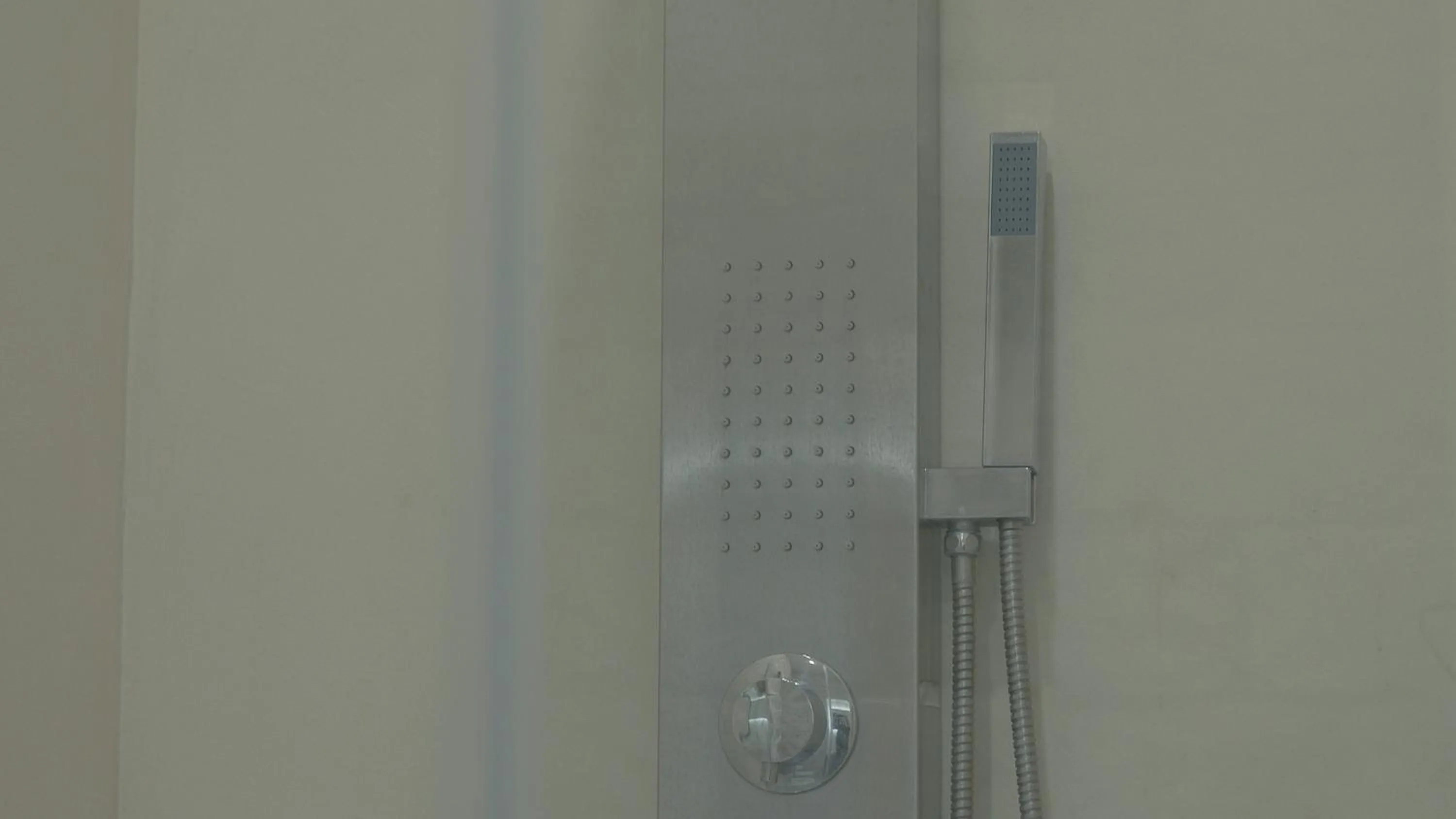 Shower in B&B re apartments Palazzo Muscati