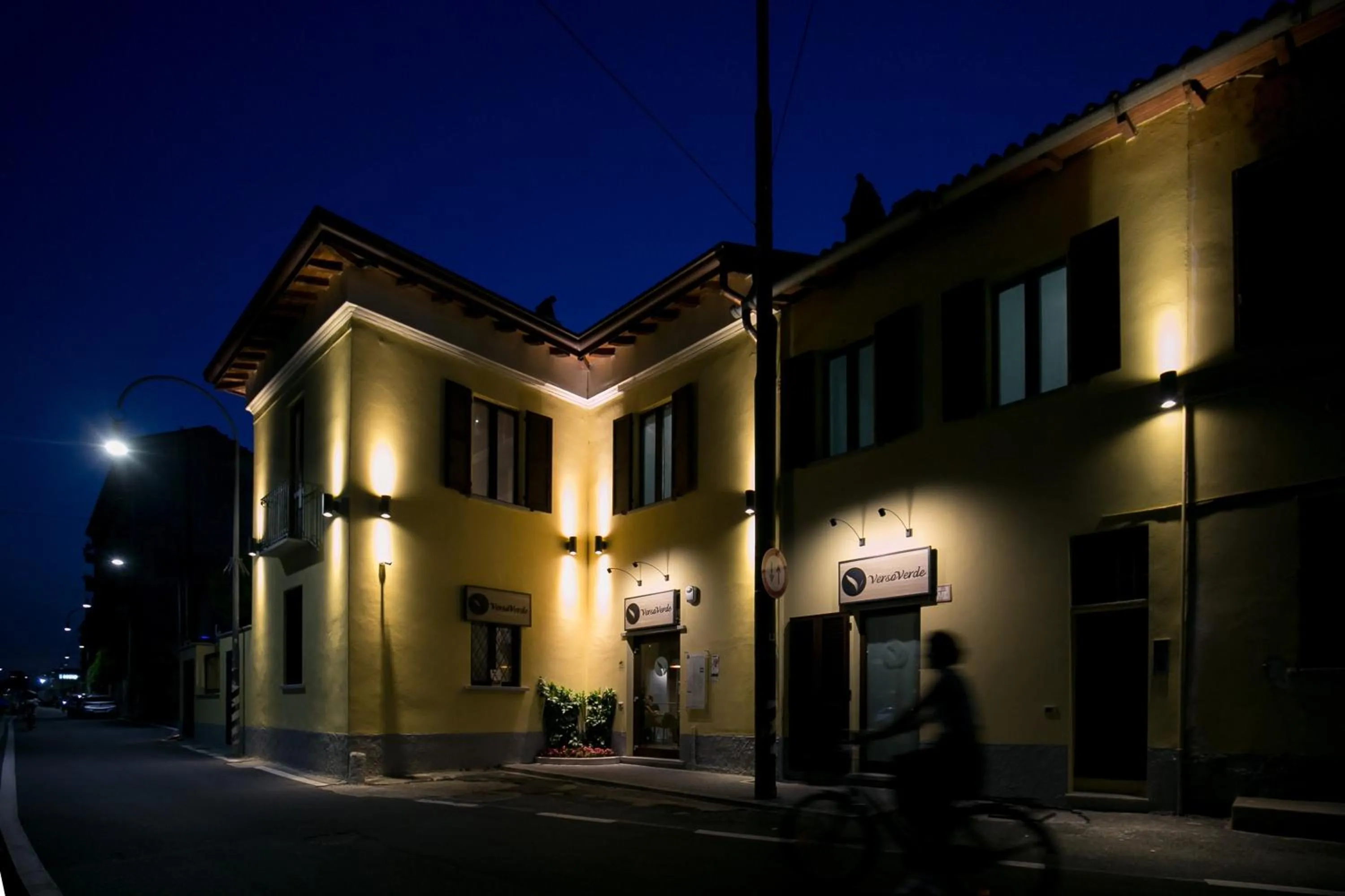 Property building in VERSOVERDE HOTEL Alzaia Naviglio Grande