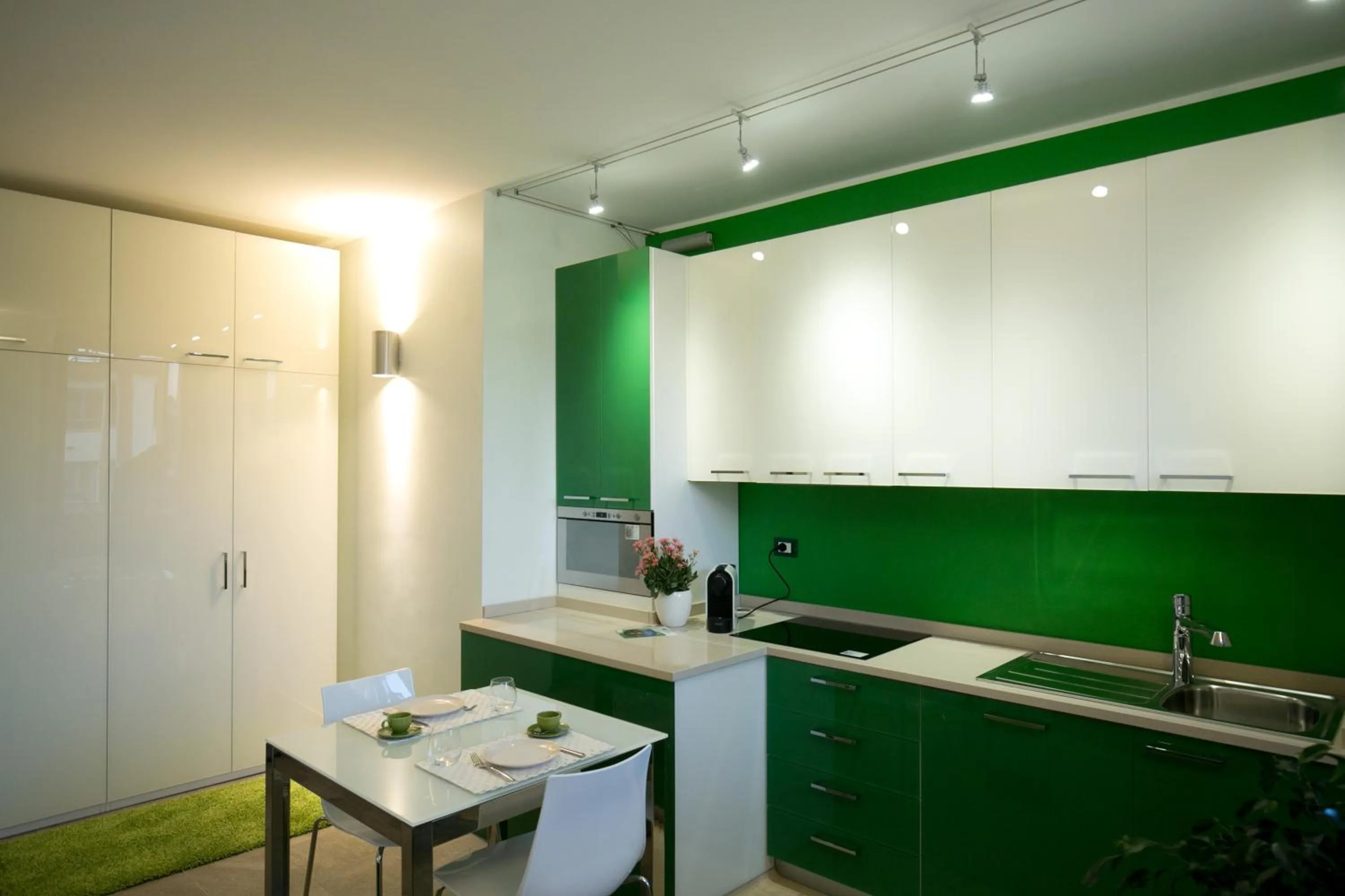 Coffee/tea facilities in VERSOVERDE HOTEL Alzaia Naviglio Grande