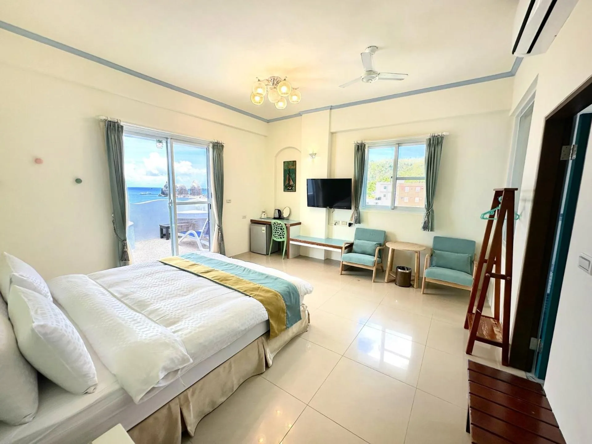 Bed in Good Viewing Spot B&B