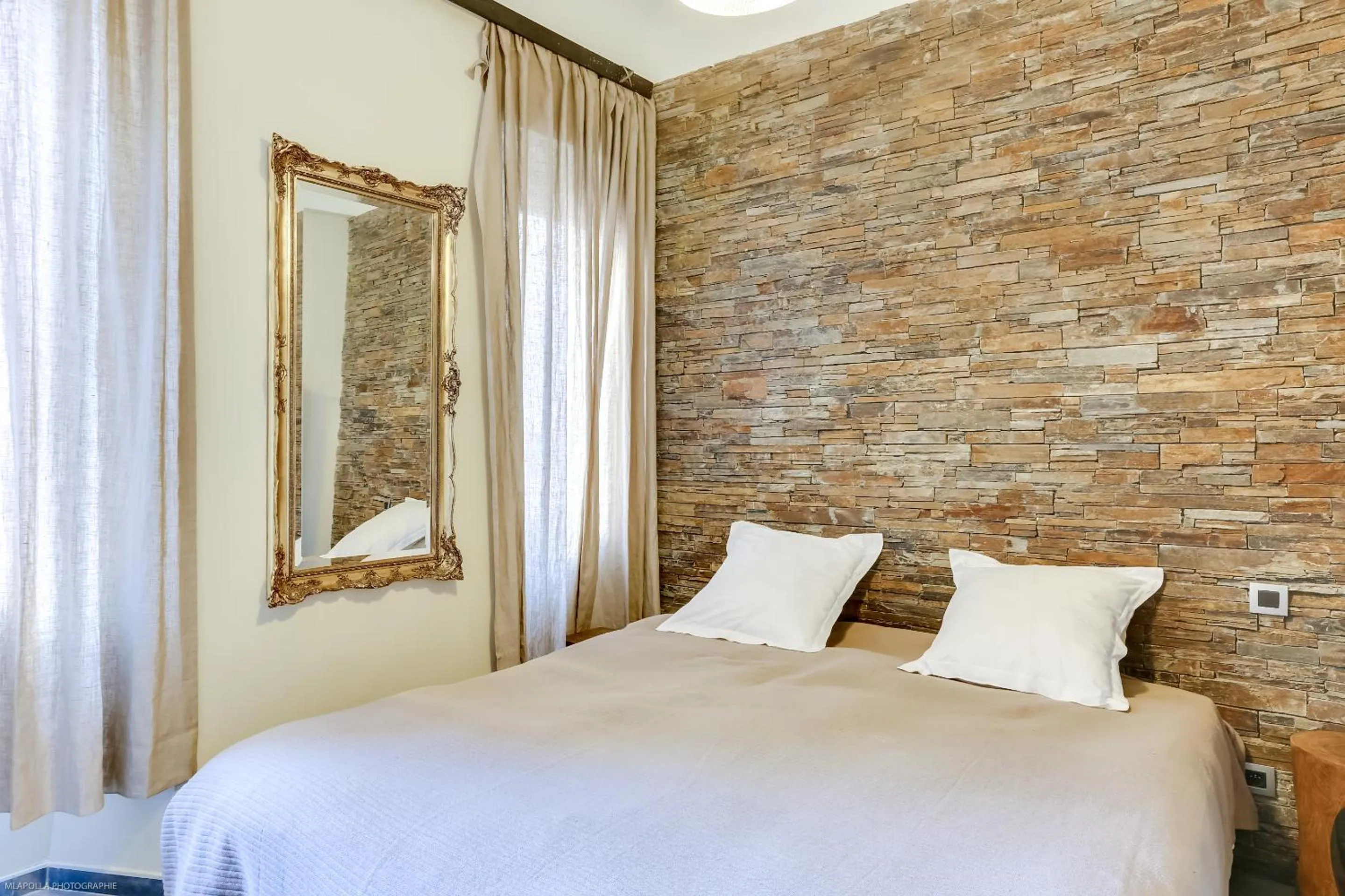 Bedroom, Bed in Florella Félix Faure