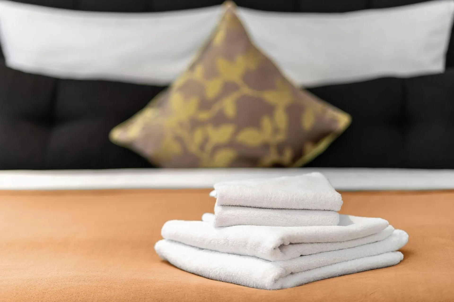 towels, Bed in Appartements an der Therme