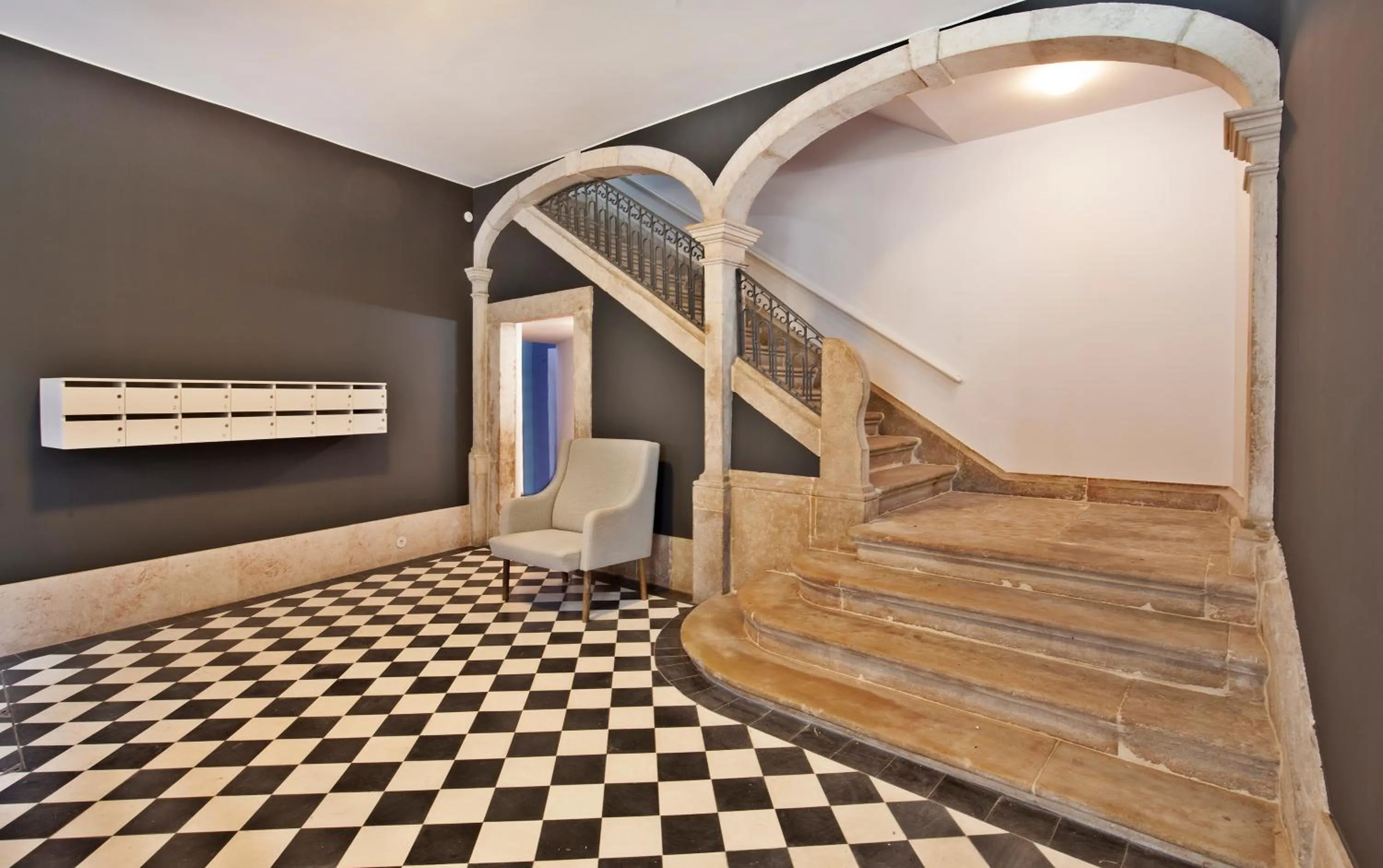 Facade/entrance in Lisbon Five Stars Apartments Combro 7