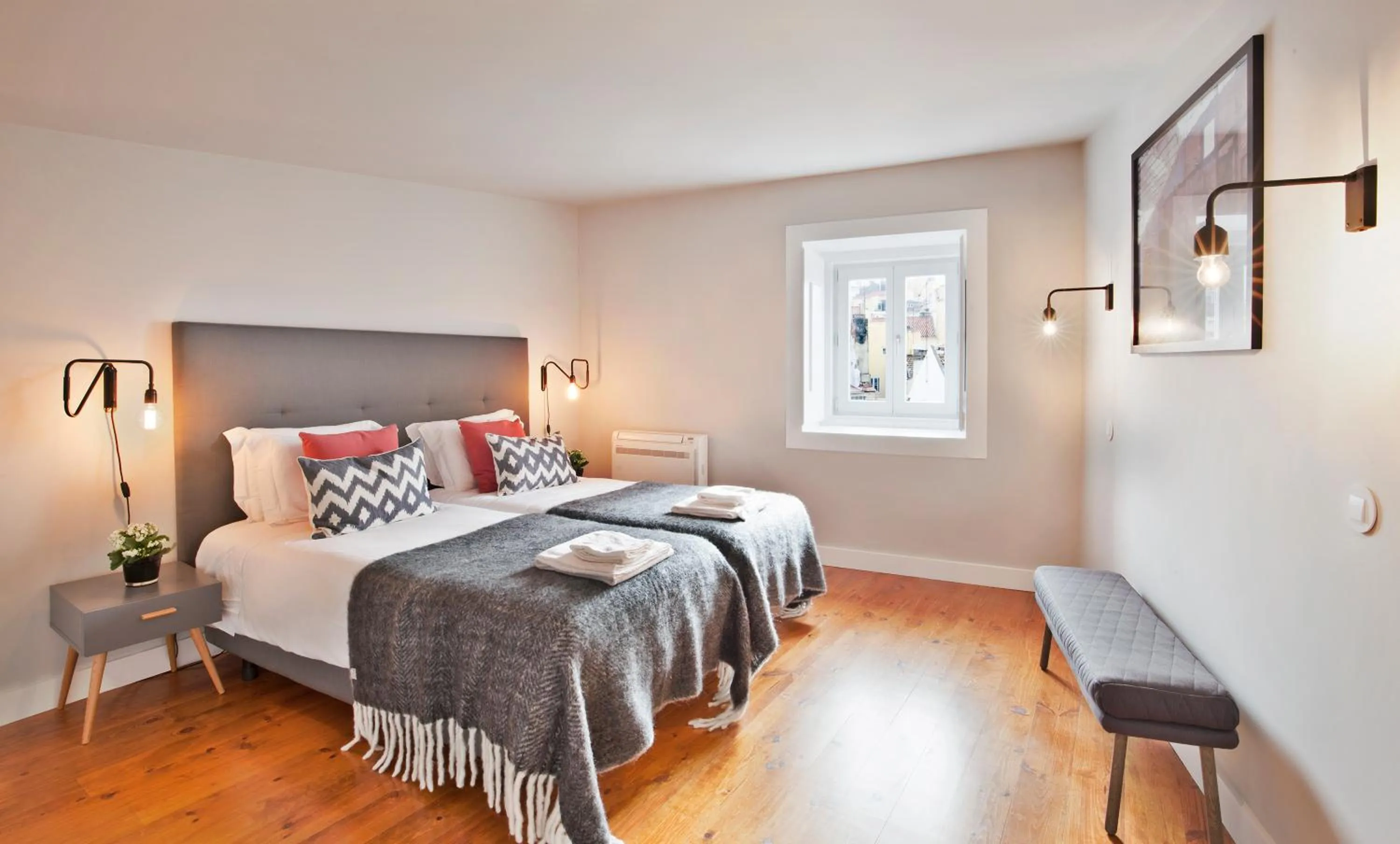 Bed in Lisbon Five Stars Apartments Combro 7