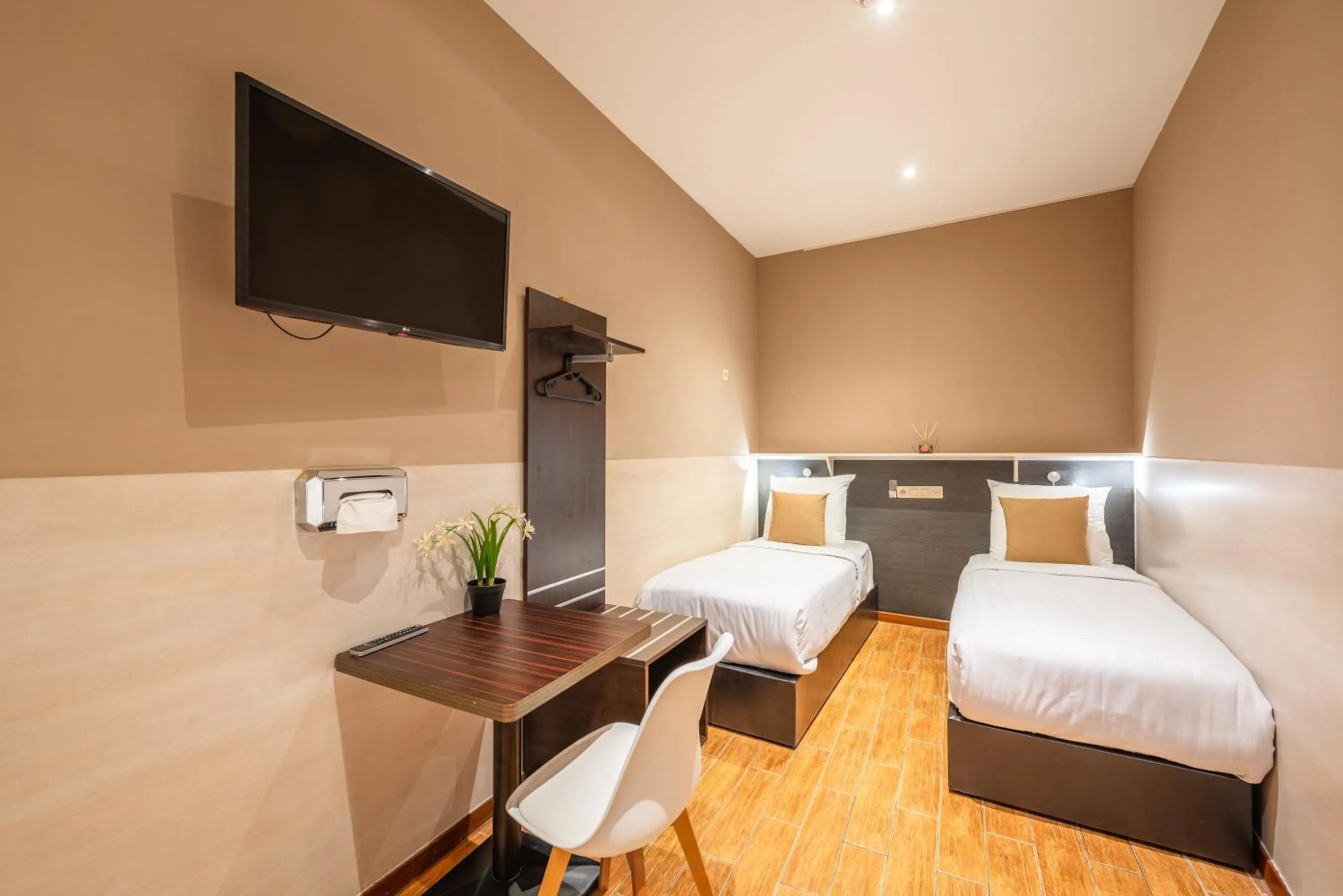 Photo of the whole room, Bed in Hotel Barry