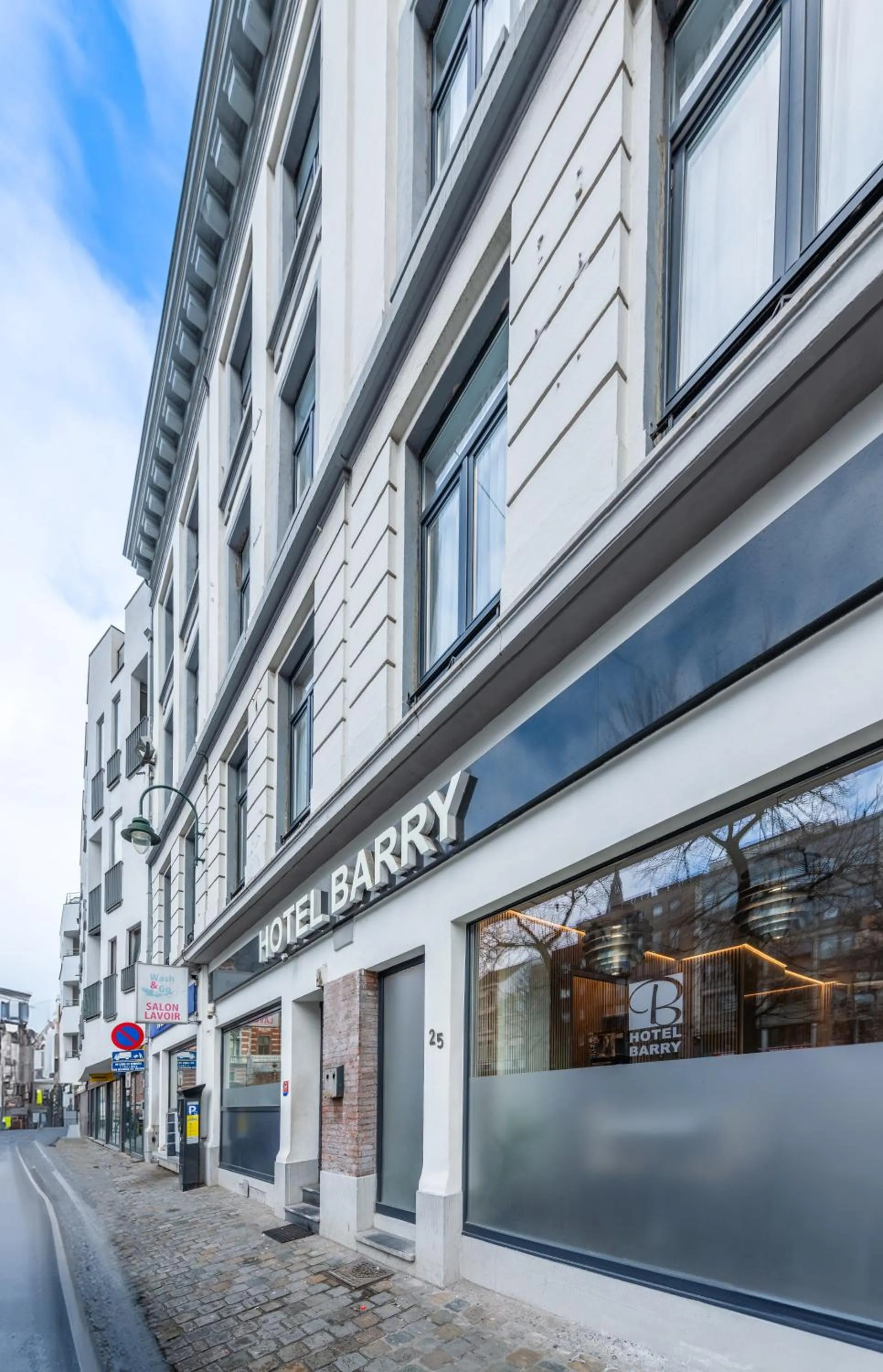 Property building in Hotel Barry