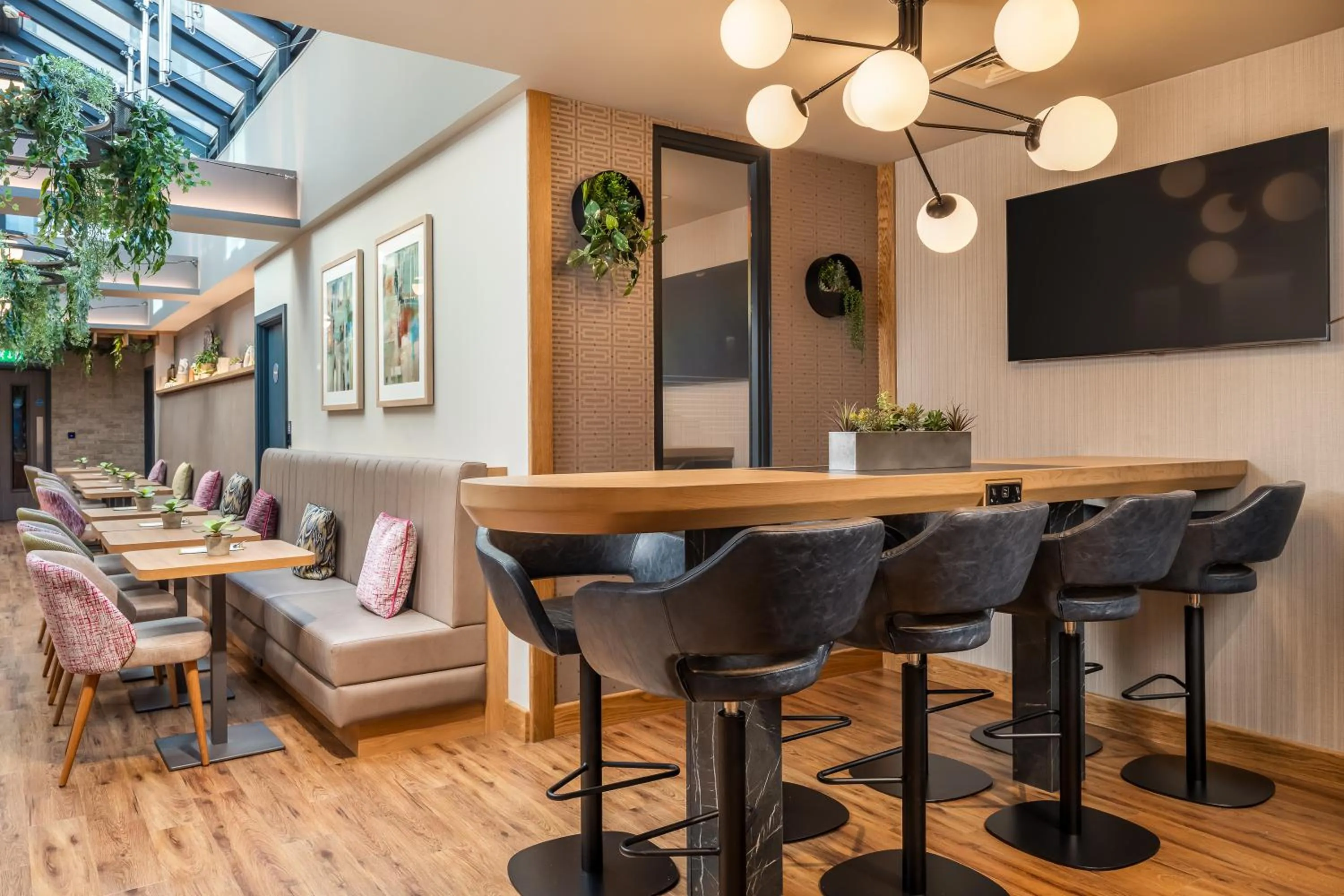 Lounge or bar in Point A Hotel London Shoreditch