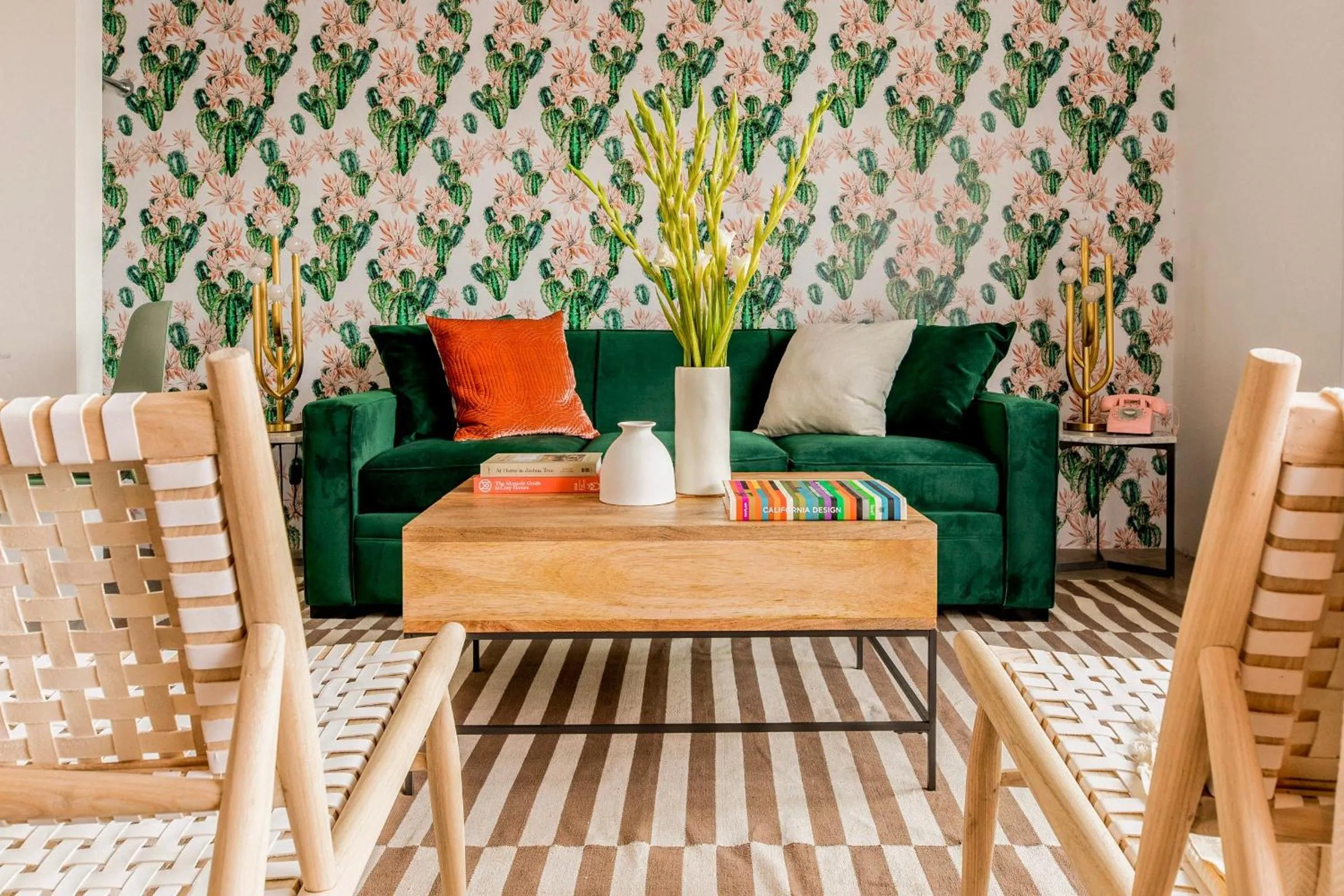 The Wesley by AvantStay Mid-Century Modern Oasis with Pool