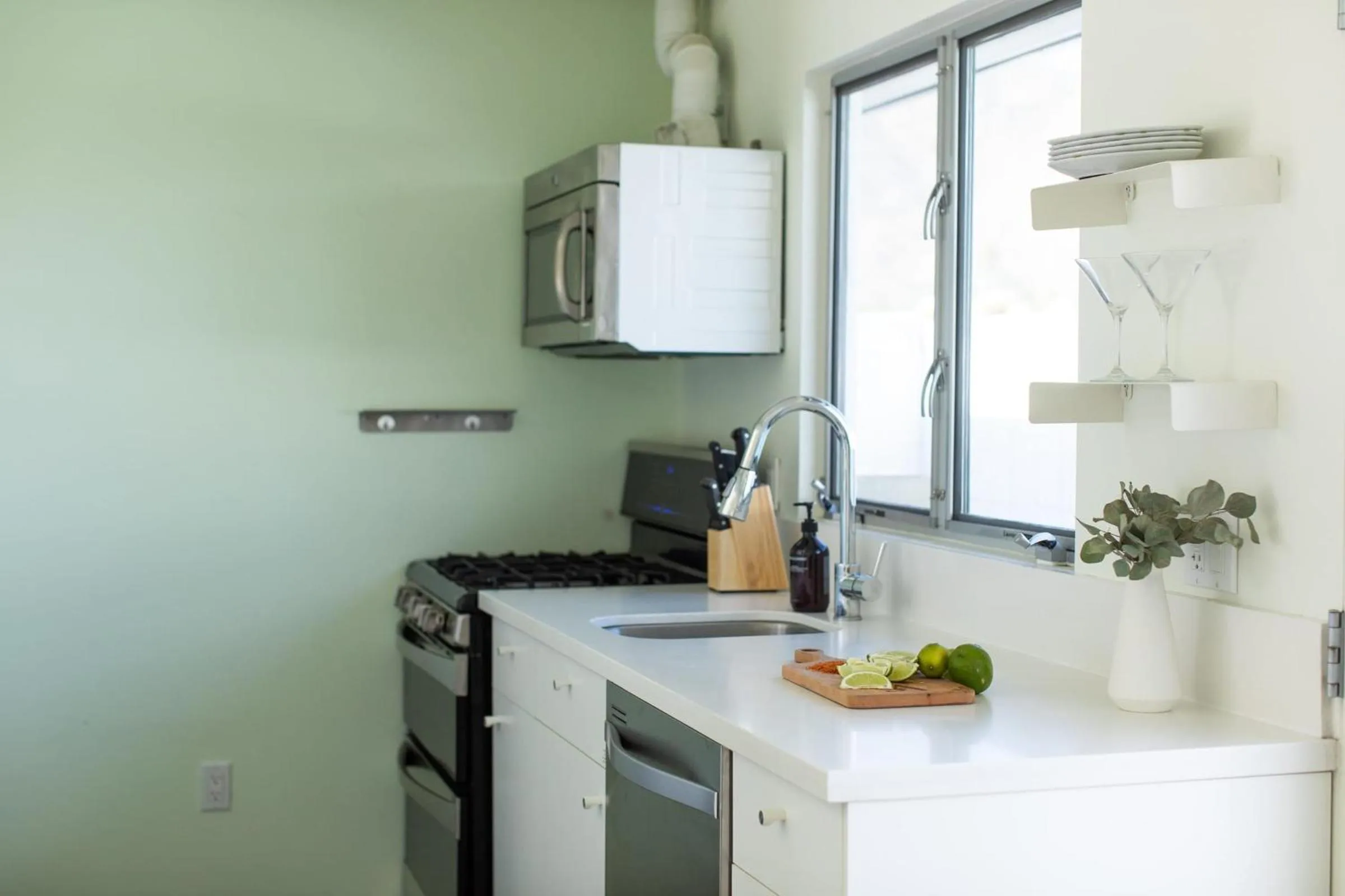 Other in The Wesley by AvantStay Mid-Century Modern Oasis with Pool