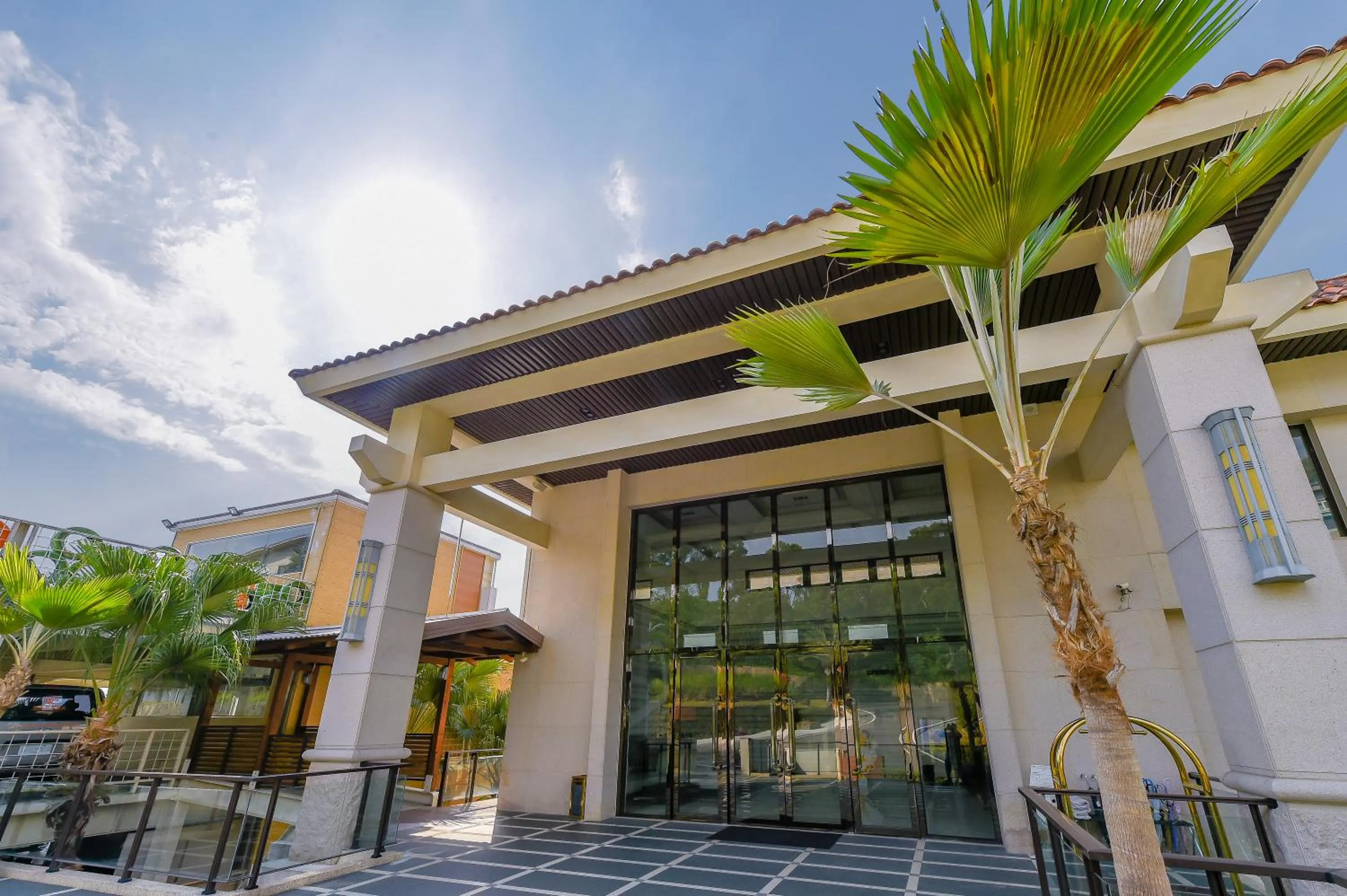 Facade/entrance in Yundeng Landscape Hotel