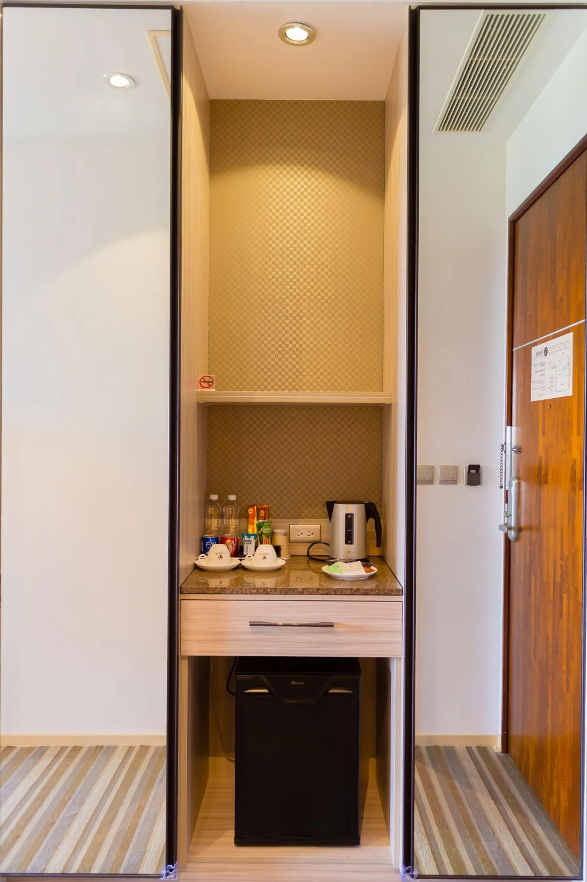 Coffee/tea facilities in Yundeng Landscape Hotel