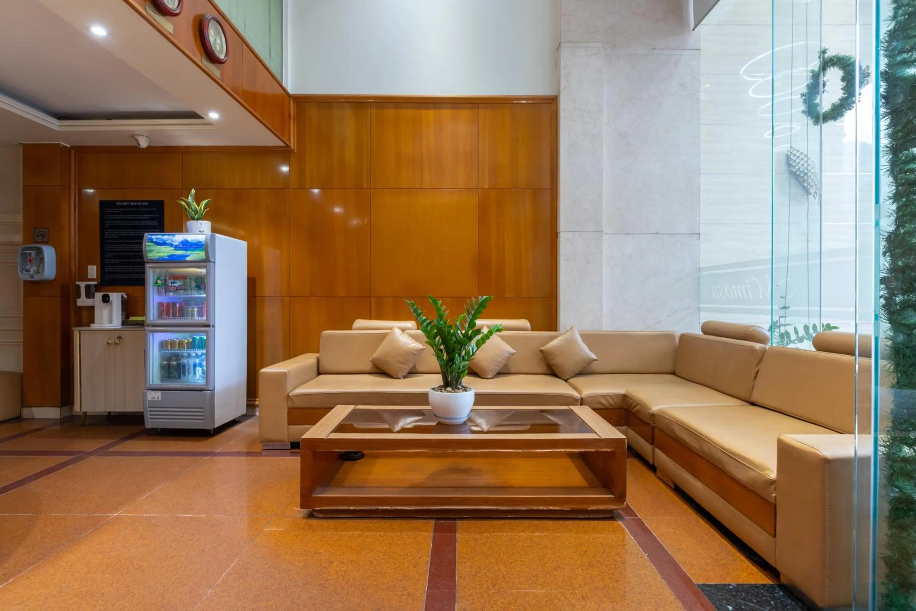 Bin Bin 10 - Mimosa Hotel Near Tan Son Nhat Airport