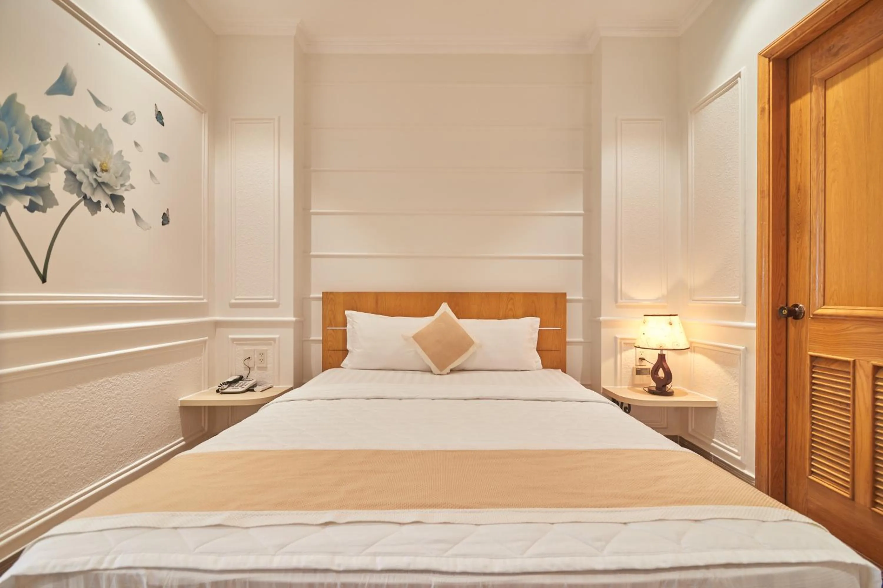 Bed in Bin Bin 10 - Mimosa Hotel Near Tan Son Nhat Airport