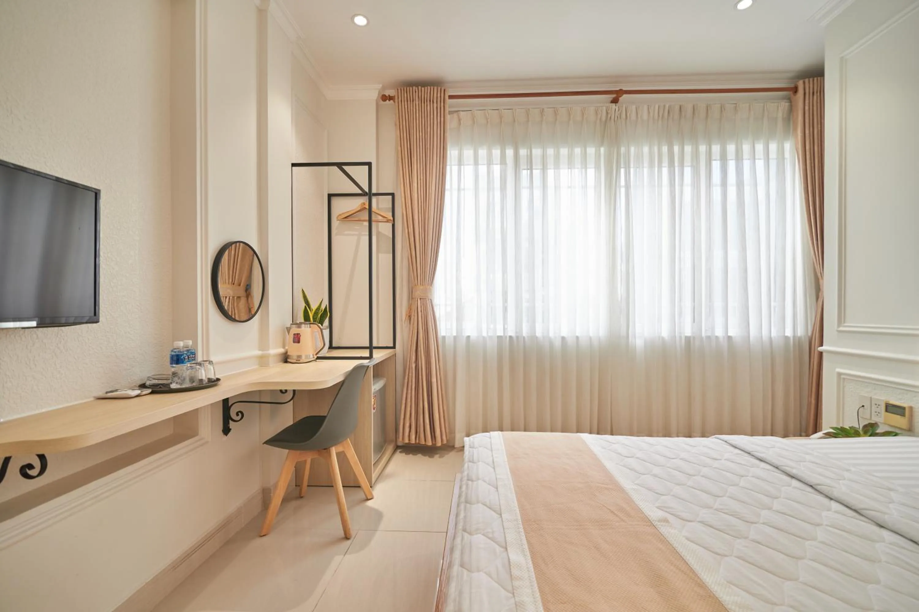 hair dresser, Bed in Bin Bin 10 - Mimosa Hotel Near Tan Son Nhat Airport