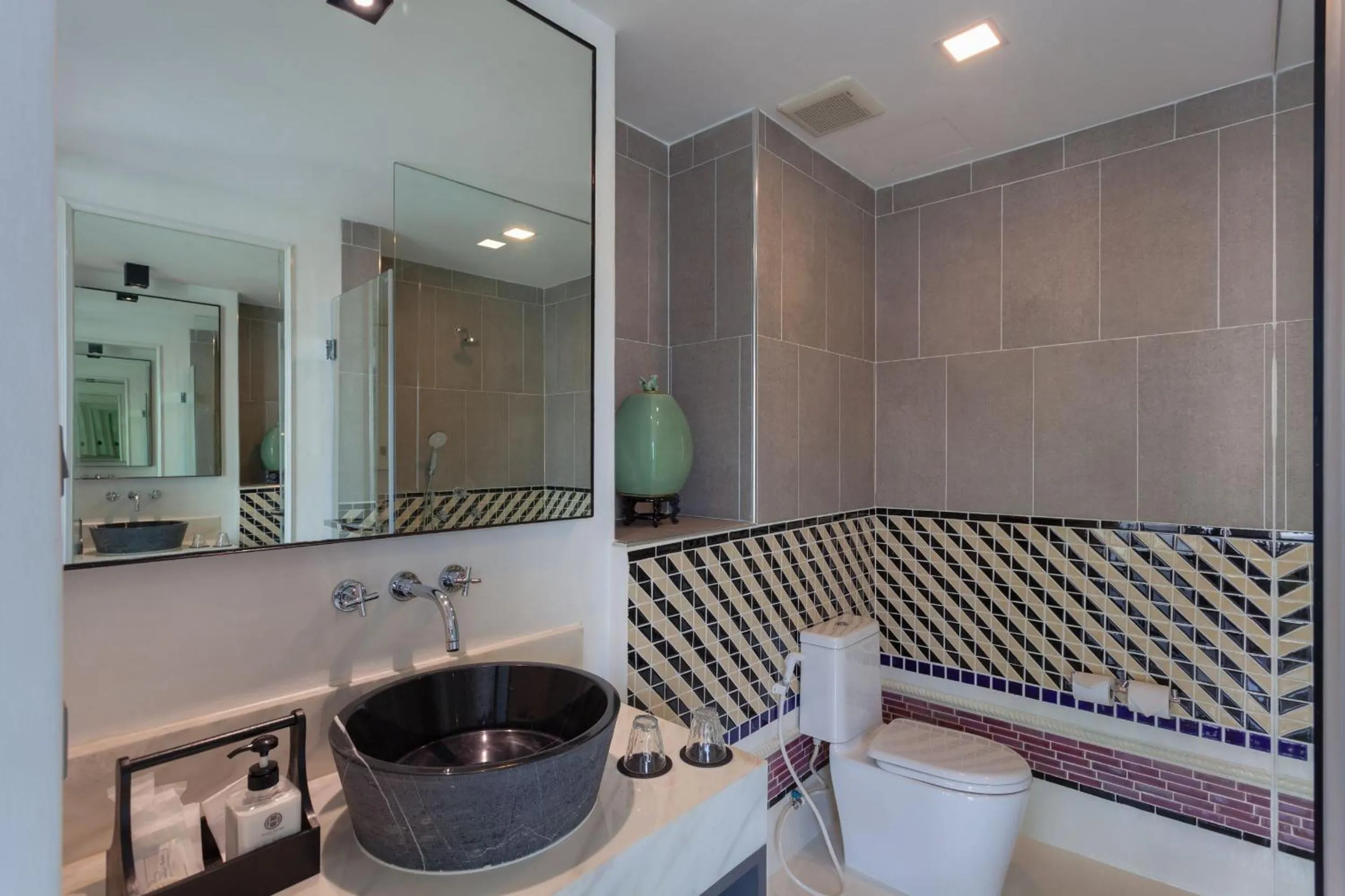 Bathroom in Oriental Heritage Hotel