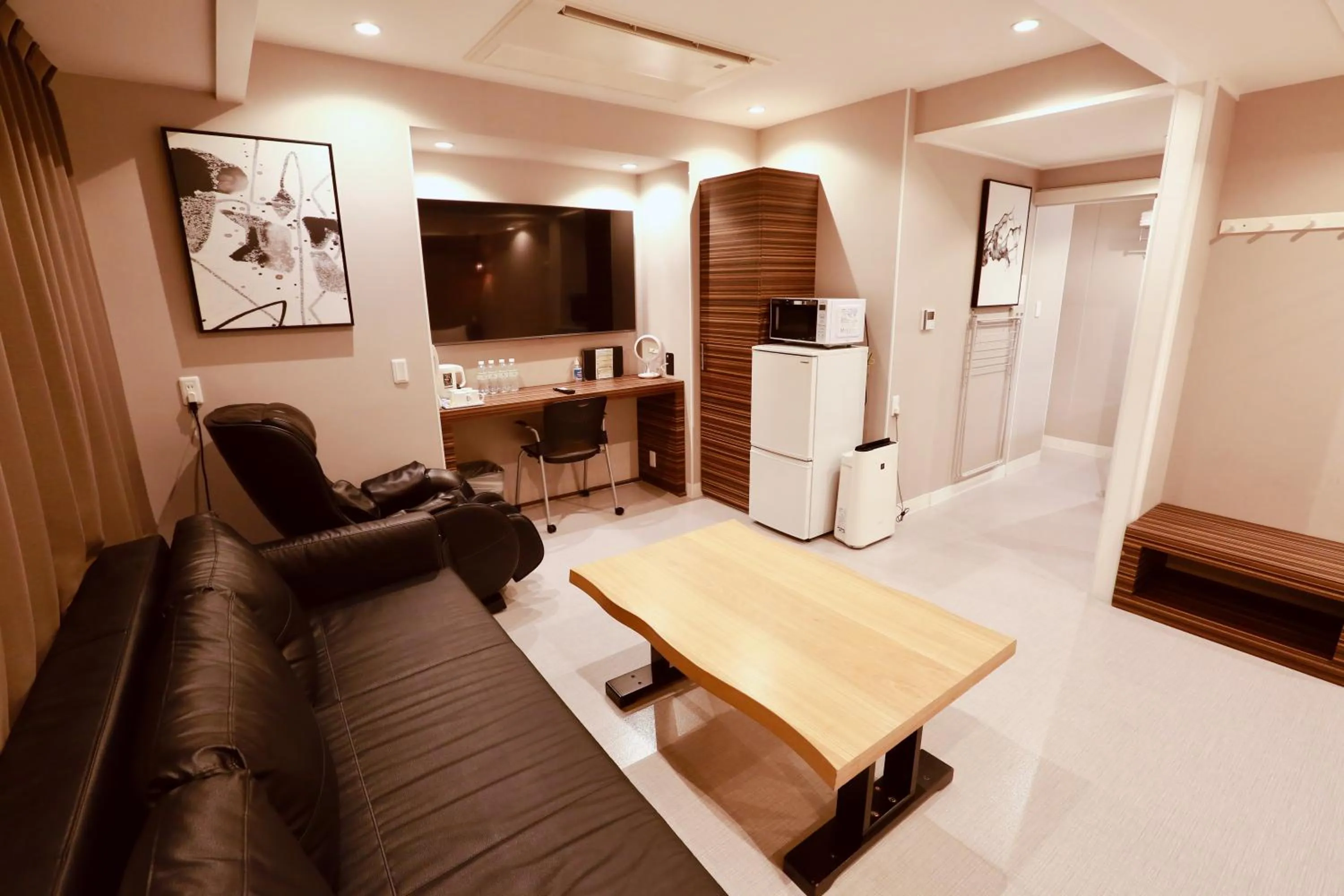 Photo of the whole room in Hotel 88 Shinsaibashi