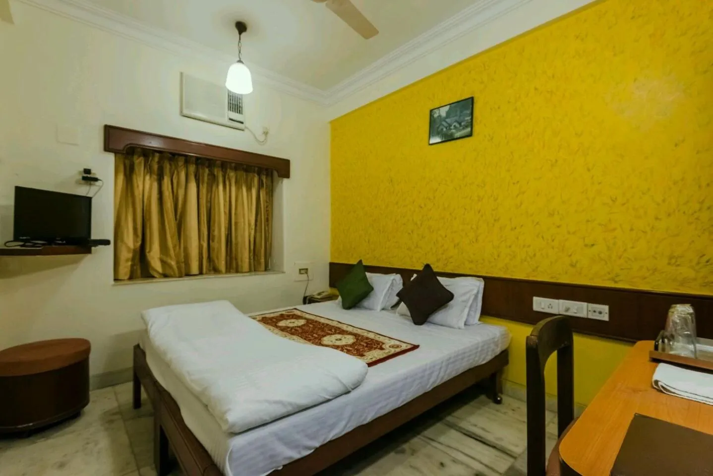 Photo of the whole room, Bed in Hotel Mogul Palace - Near Masjid Bunder Mumbai