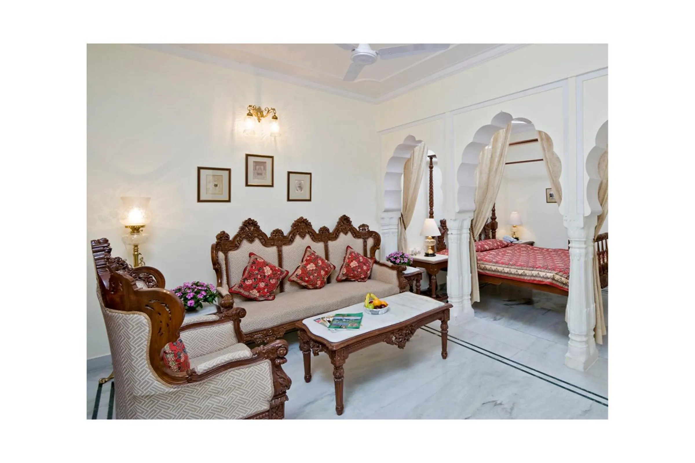 Bed in Mandawa Haveli