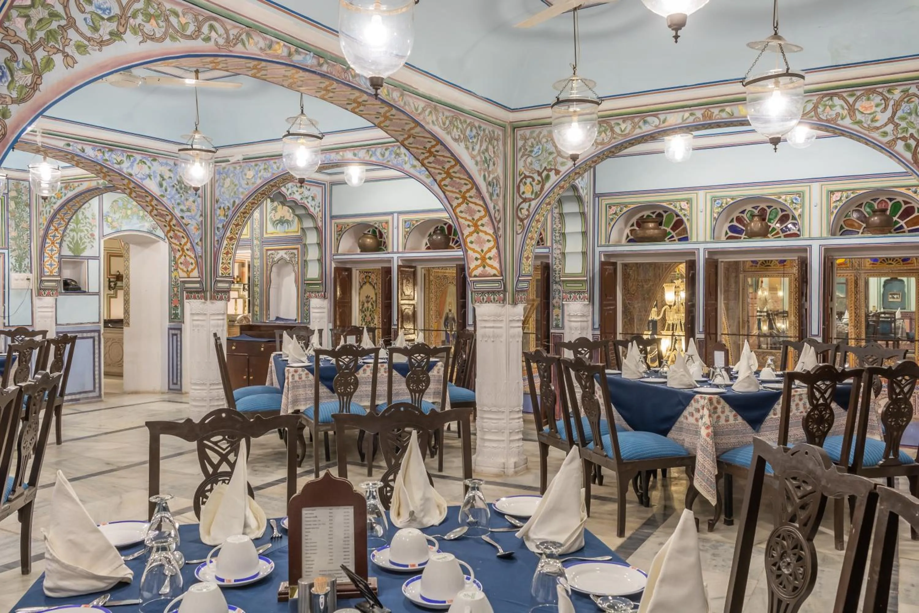 Restaurant/places to eat in Hotel Castle Mandawa