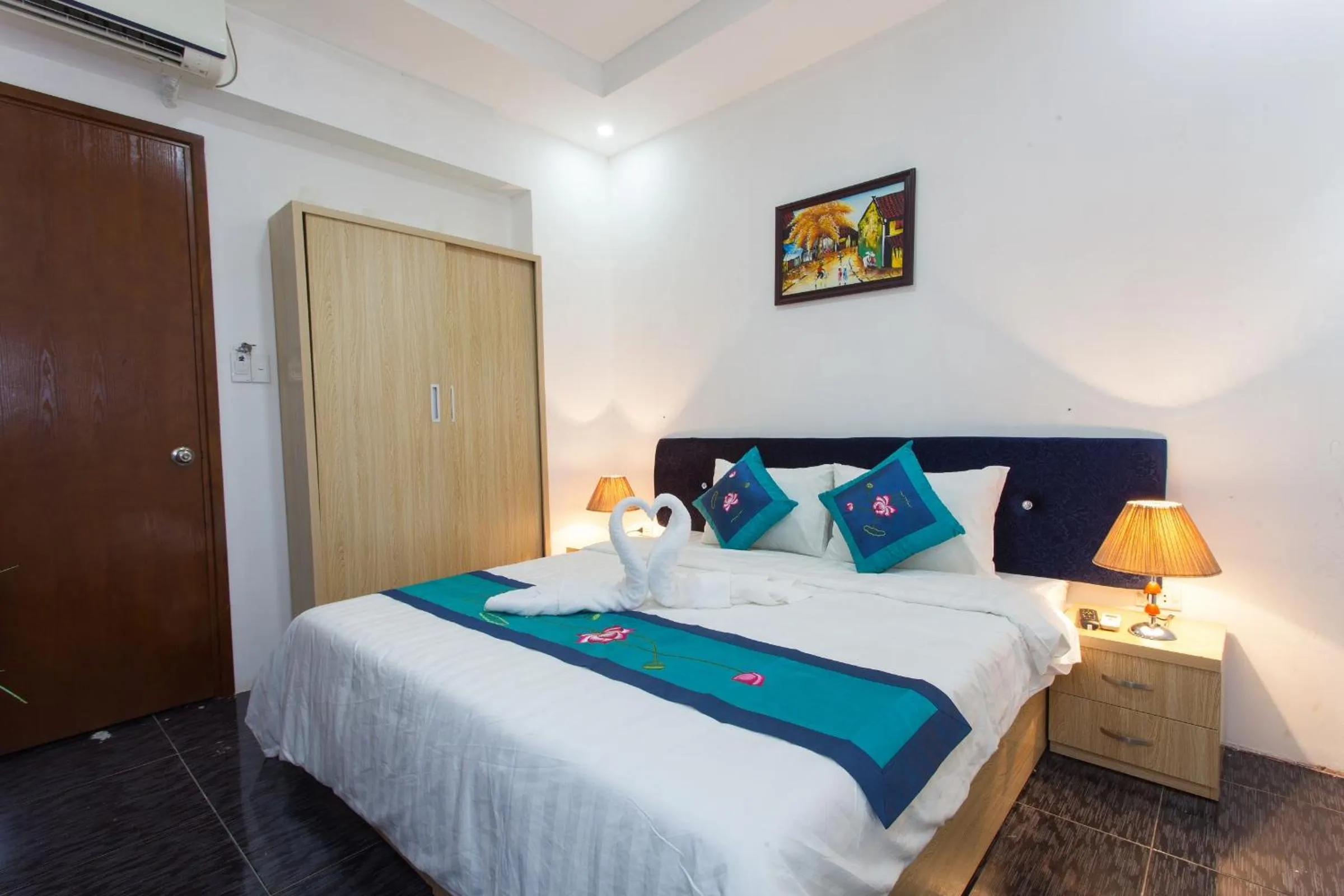 Bed in Thức at 3am - Old Quarter Hanoi Lotus