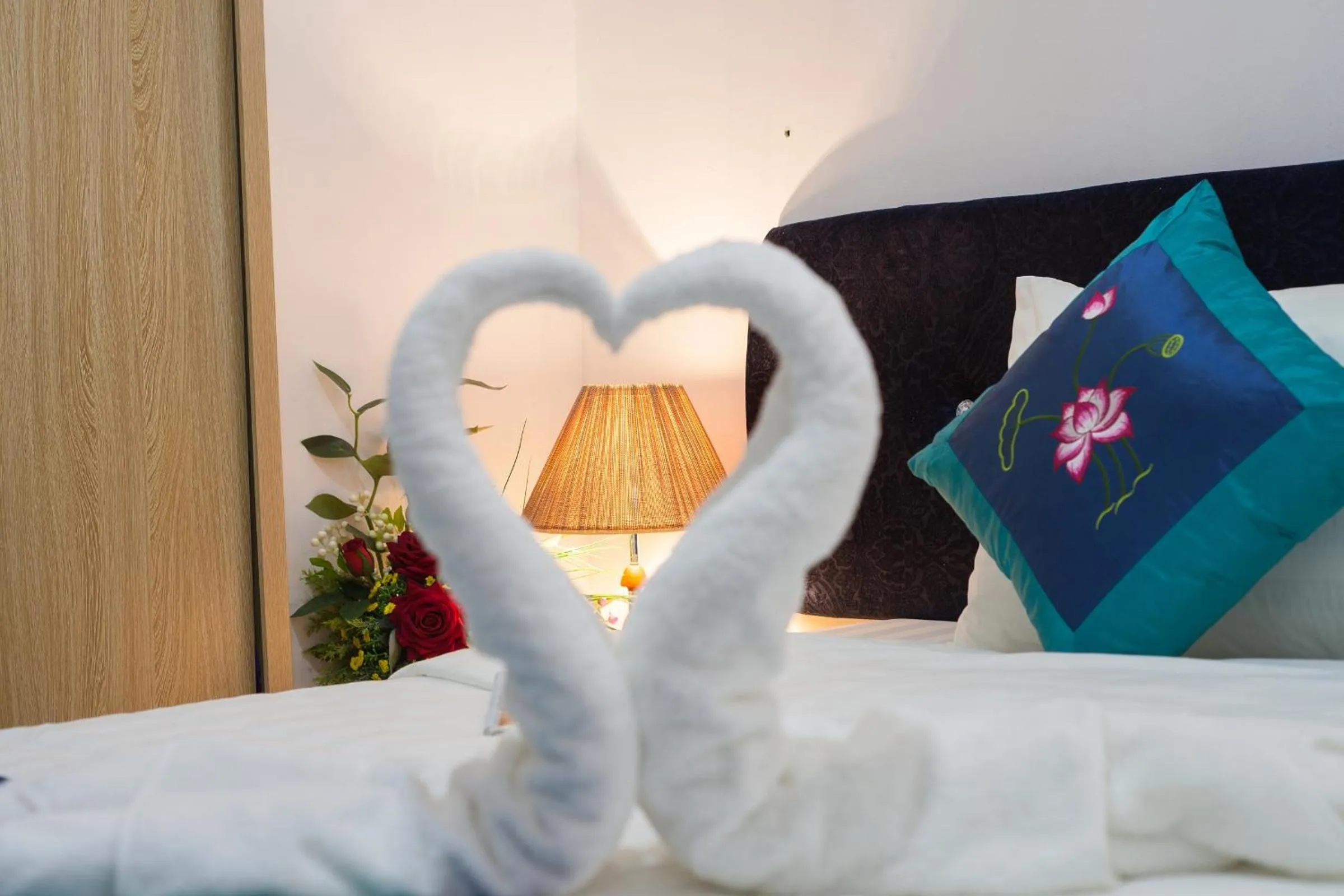 Bed in Thức at 3am - Old Quarter Hanoi Lotus