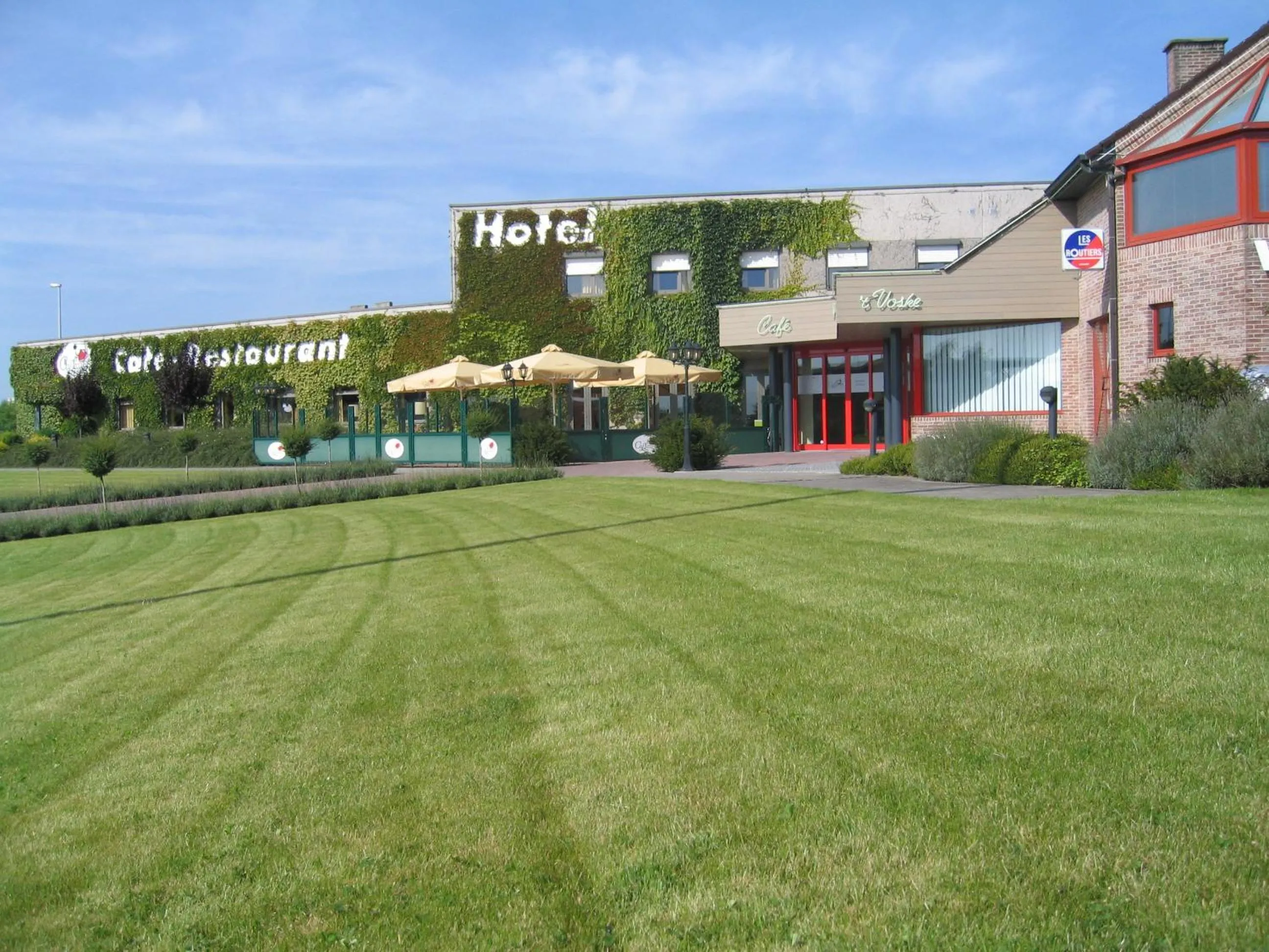 Facade/entrance in Hotel Callecanes