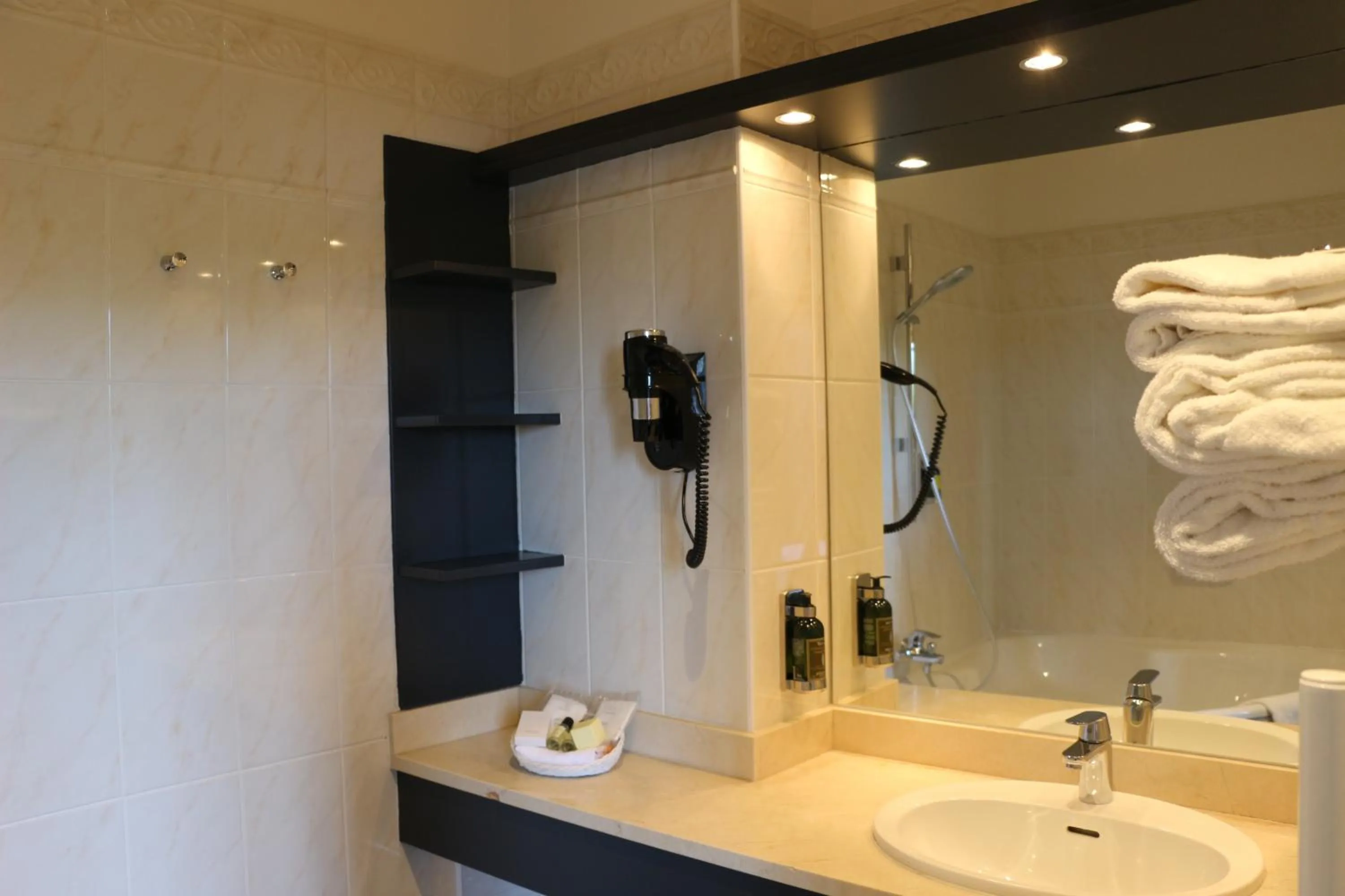 Hôtel Anne d'Anjou, The Originals Collection