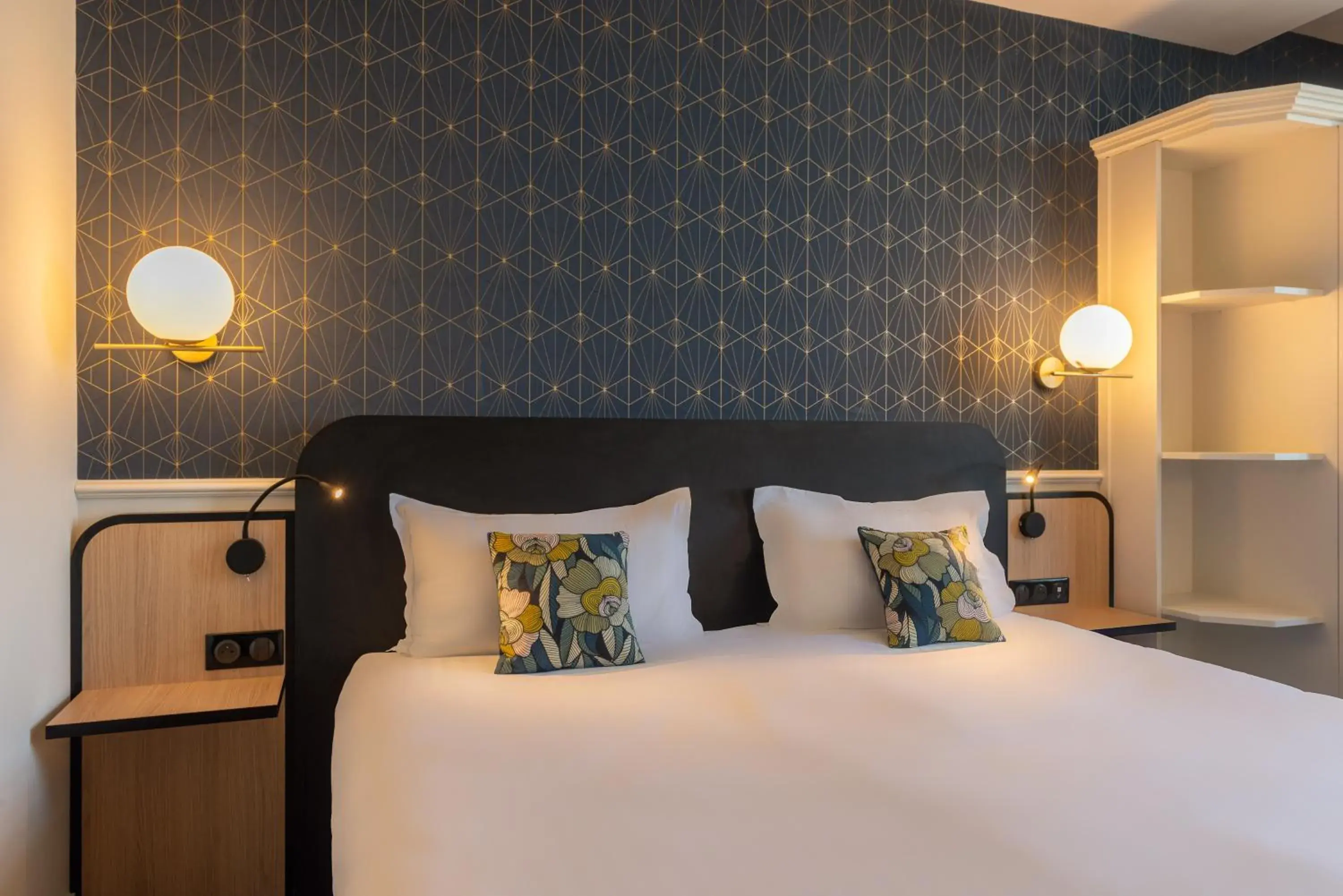 Classic Double Room in Hôtel Anne d'Anjou, The Originals Collection Classic Double Room in Hôtel Anne d'Anjou, The Originals Collection