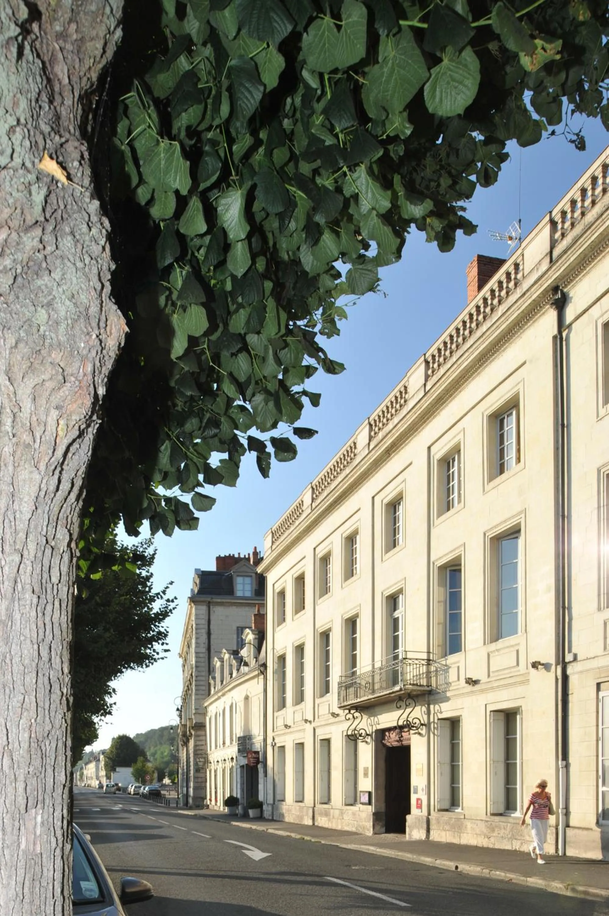 Facade/entrance in Hôtel Anne d'Anjou, The Originals Collection