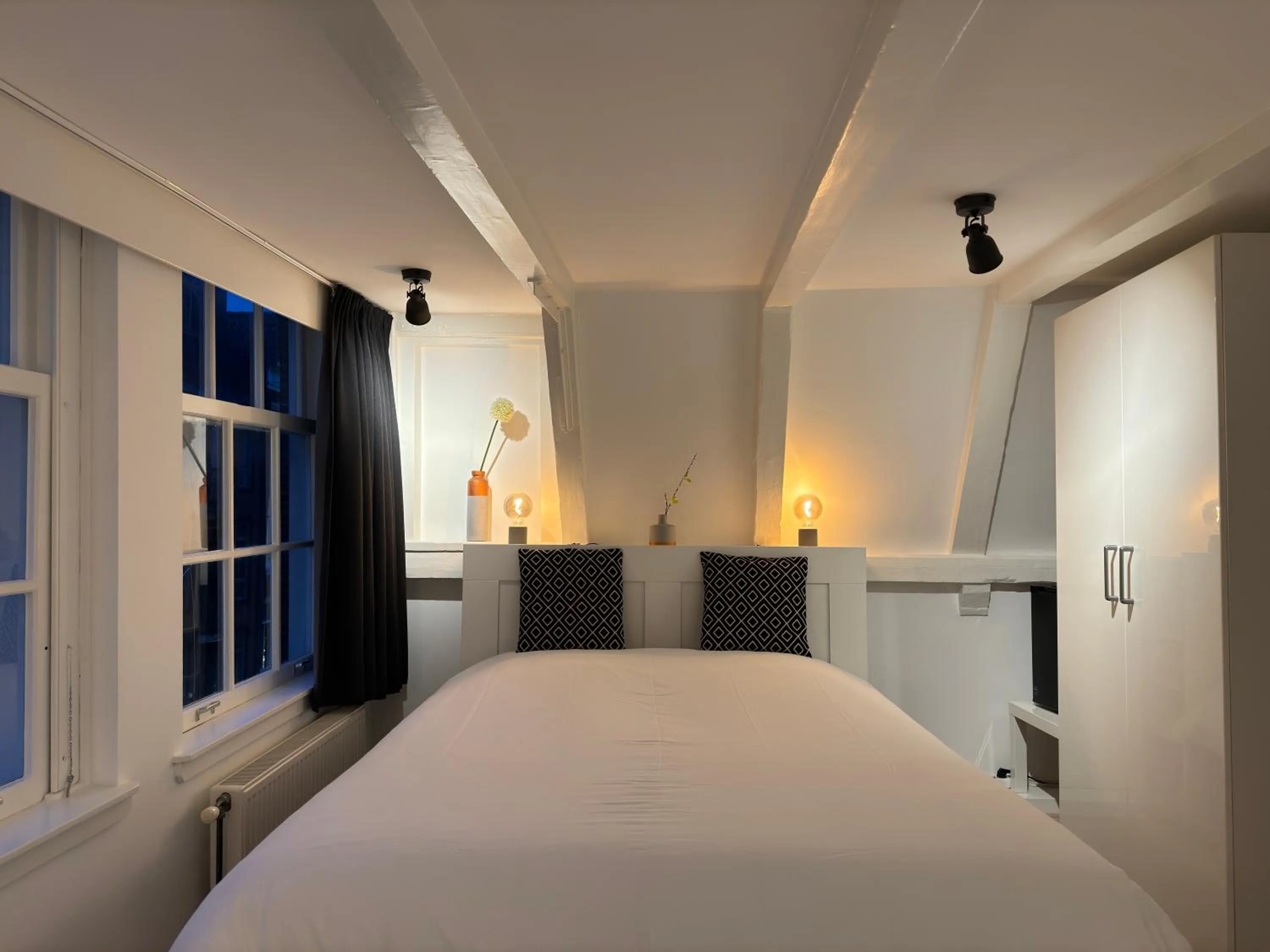 Bed in Nine Streets Inn