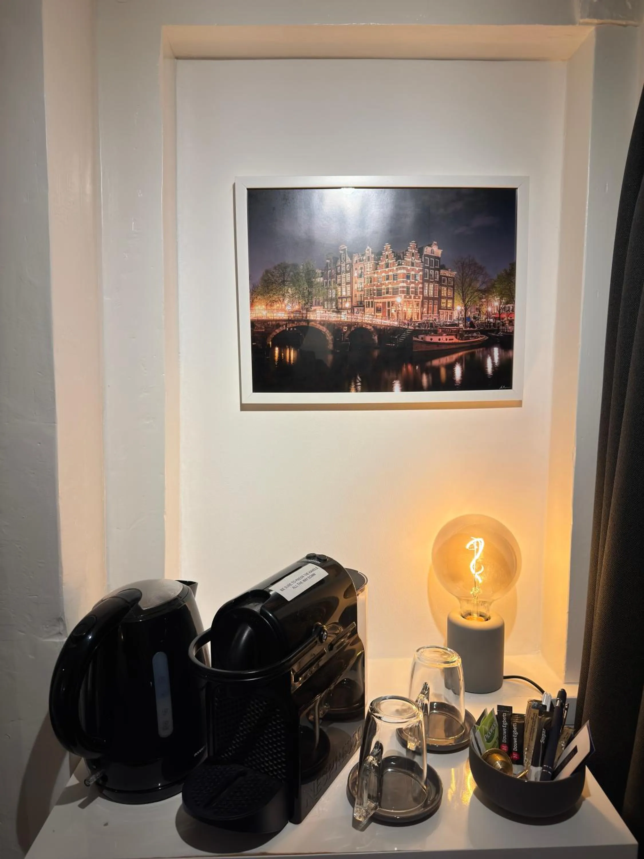 Coffee/tea facilities in Nine Streets Inn