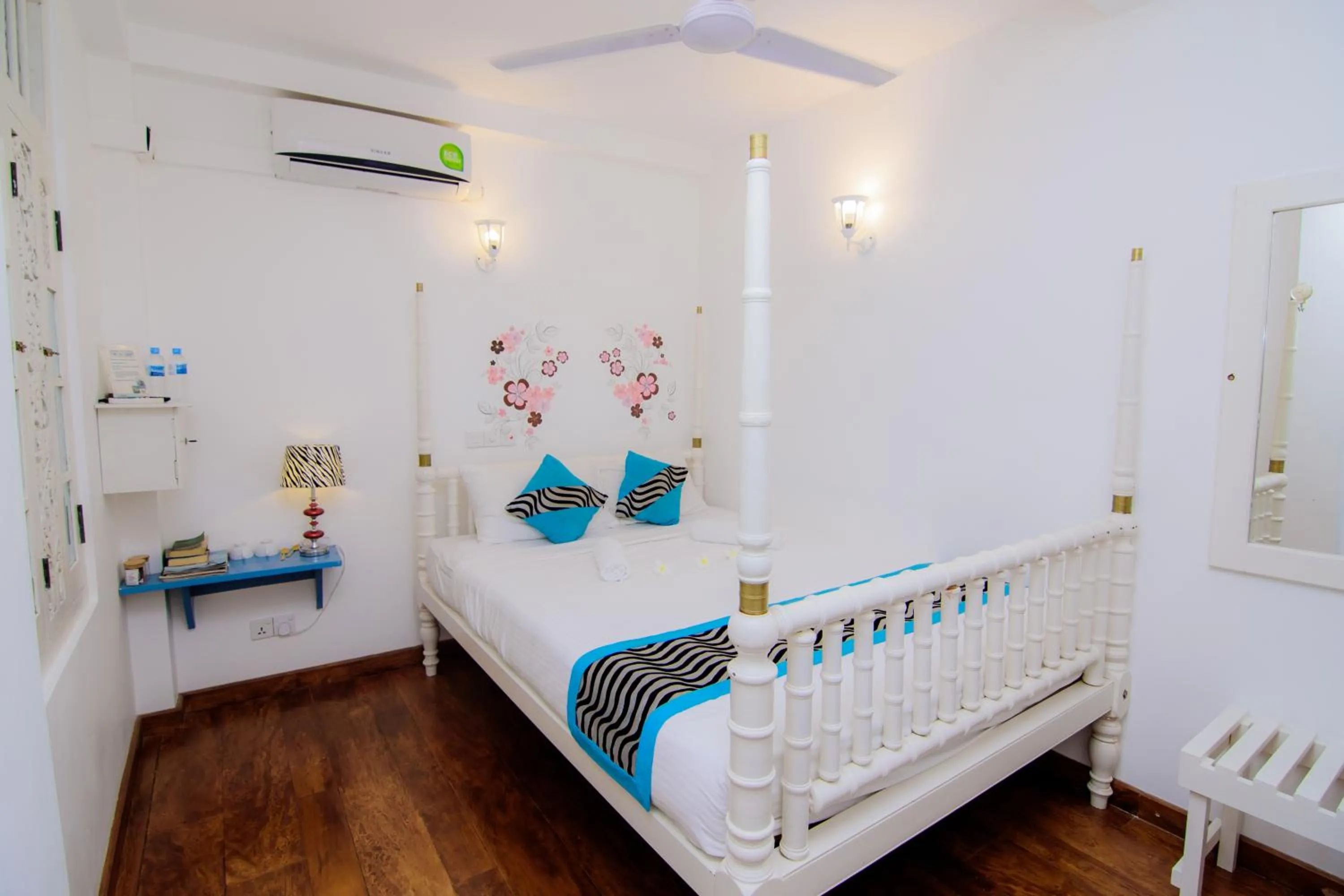 Bedroom, Bed in Fort Heaven - Galle Fort