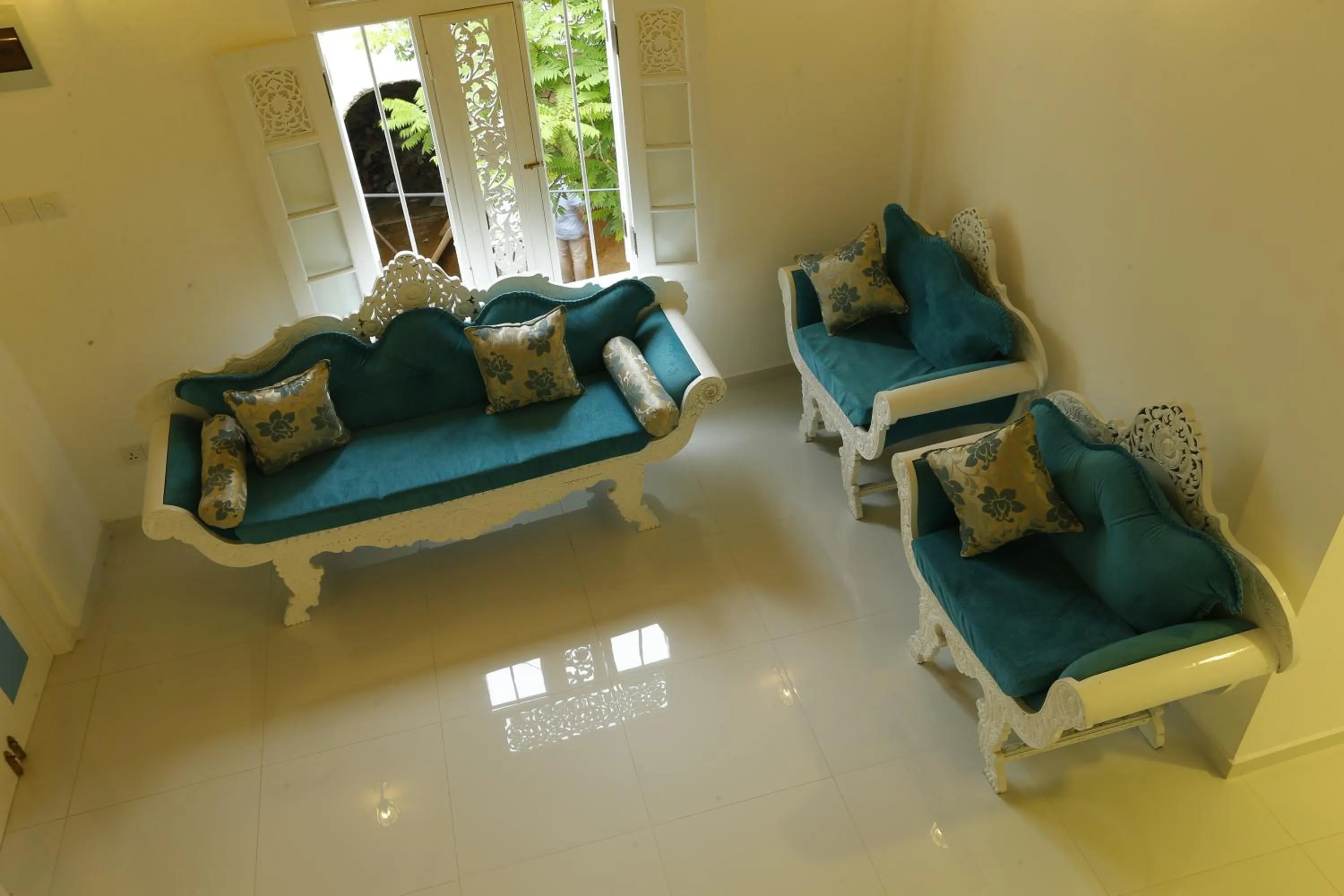 Communal lounge/ TV room in Fort Heaven - Galle Fort