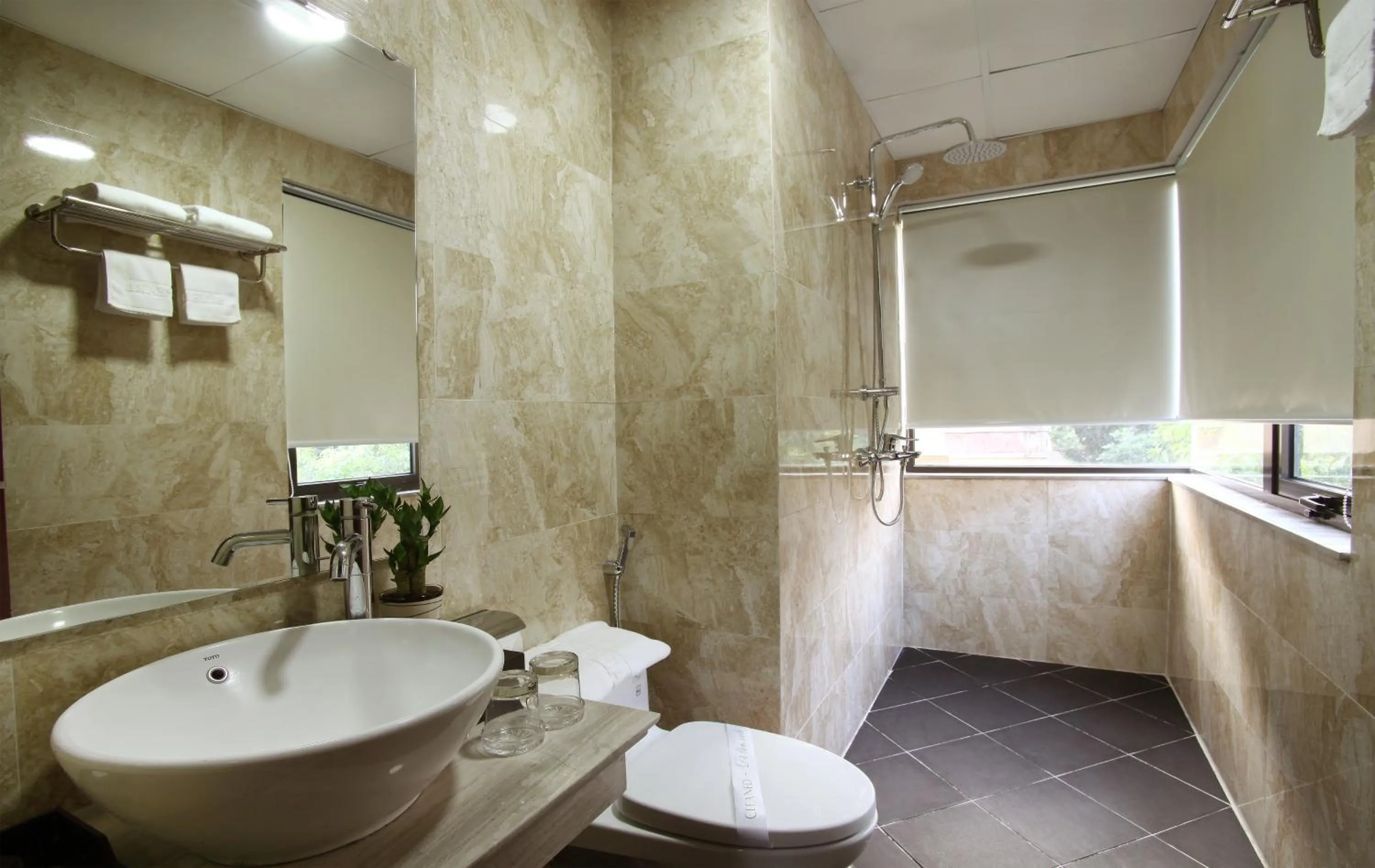 Bathroom in Blue Pearl West Hotel