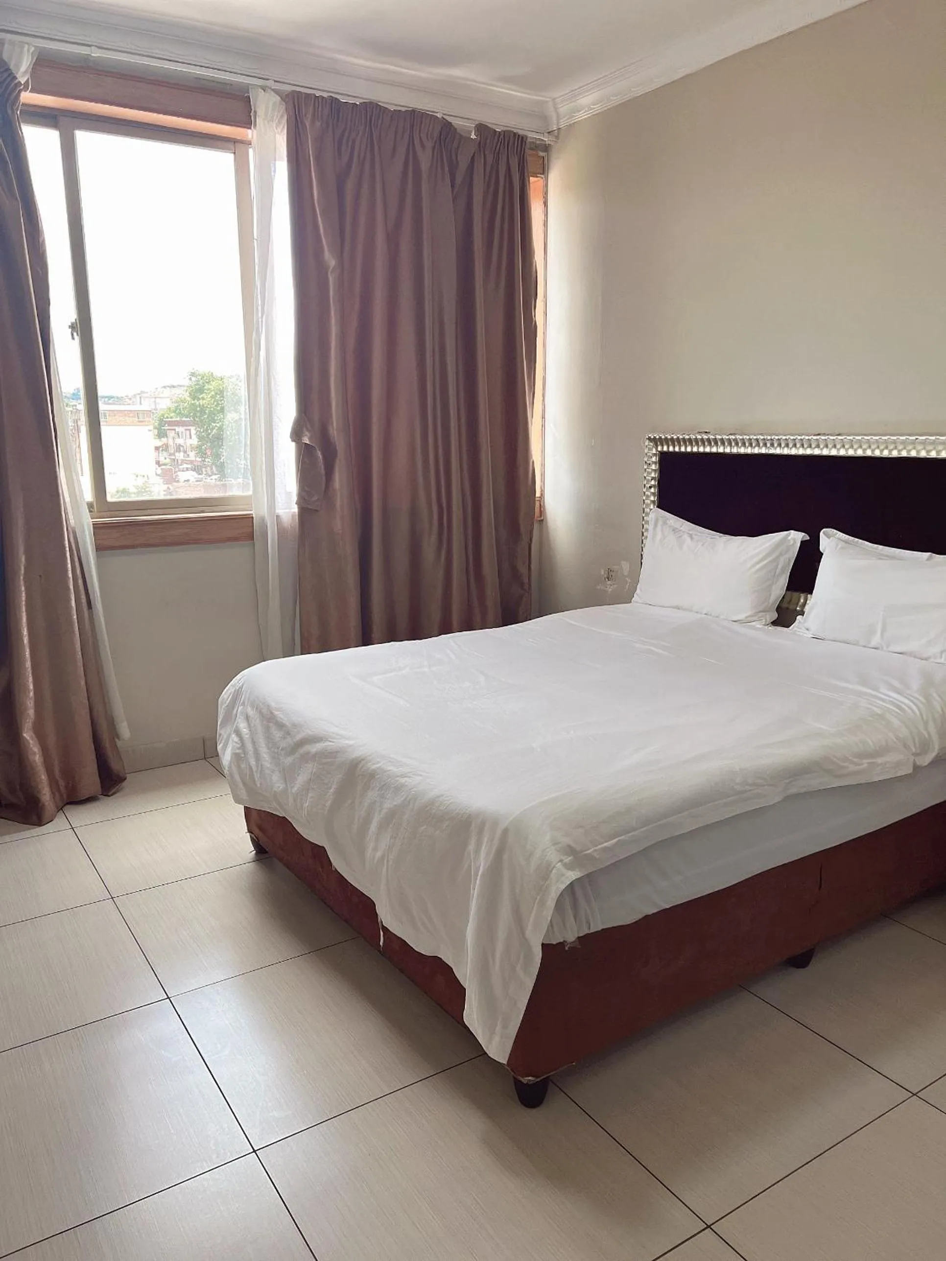 Shengtang Business Hotel