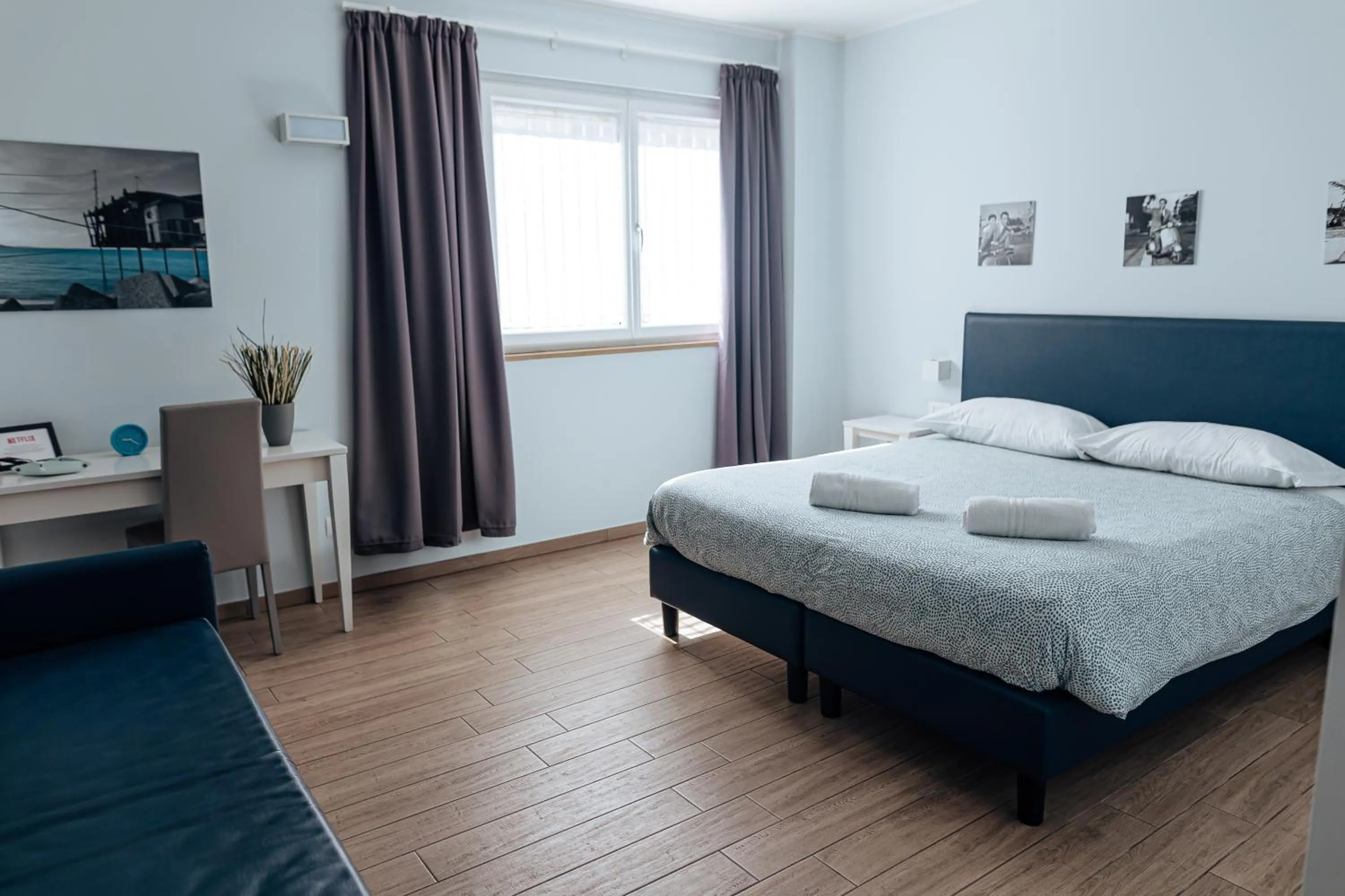 Bedroom, Bed in Cufà