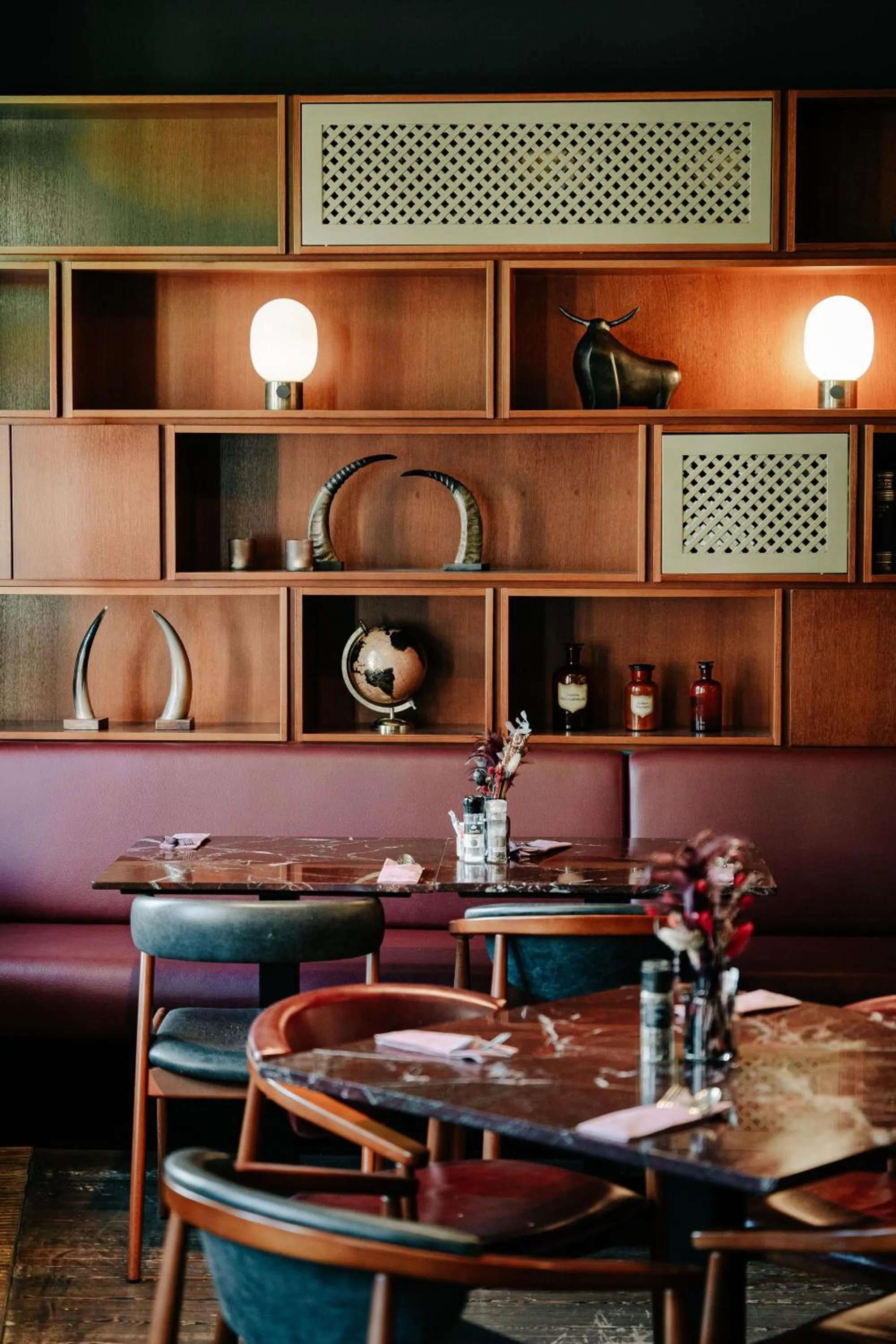 Restaurant/places to eat in Ghent Marriott Hotel