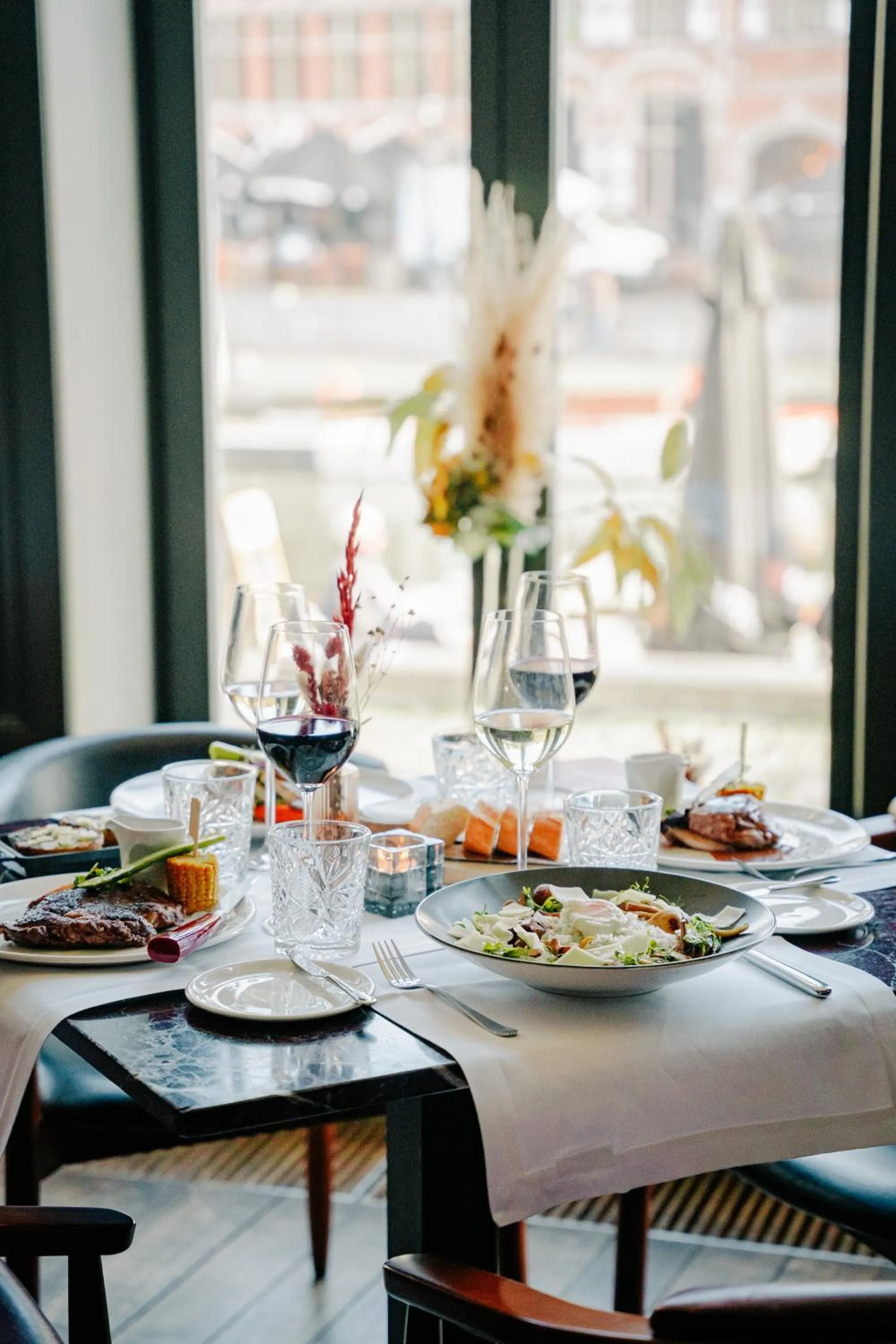 Restaurant/places to eat in Ghent Marriott Hotel