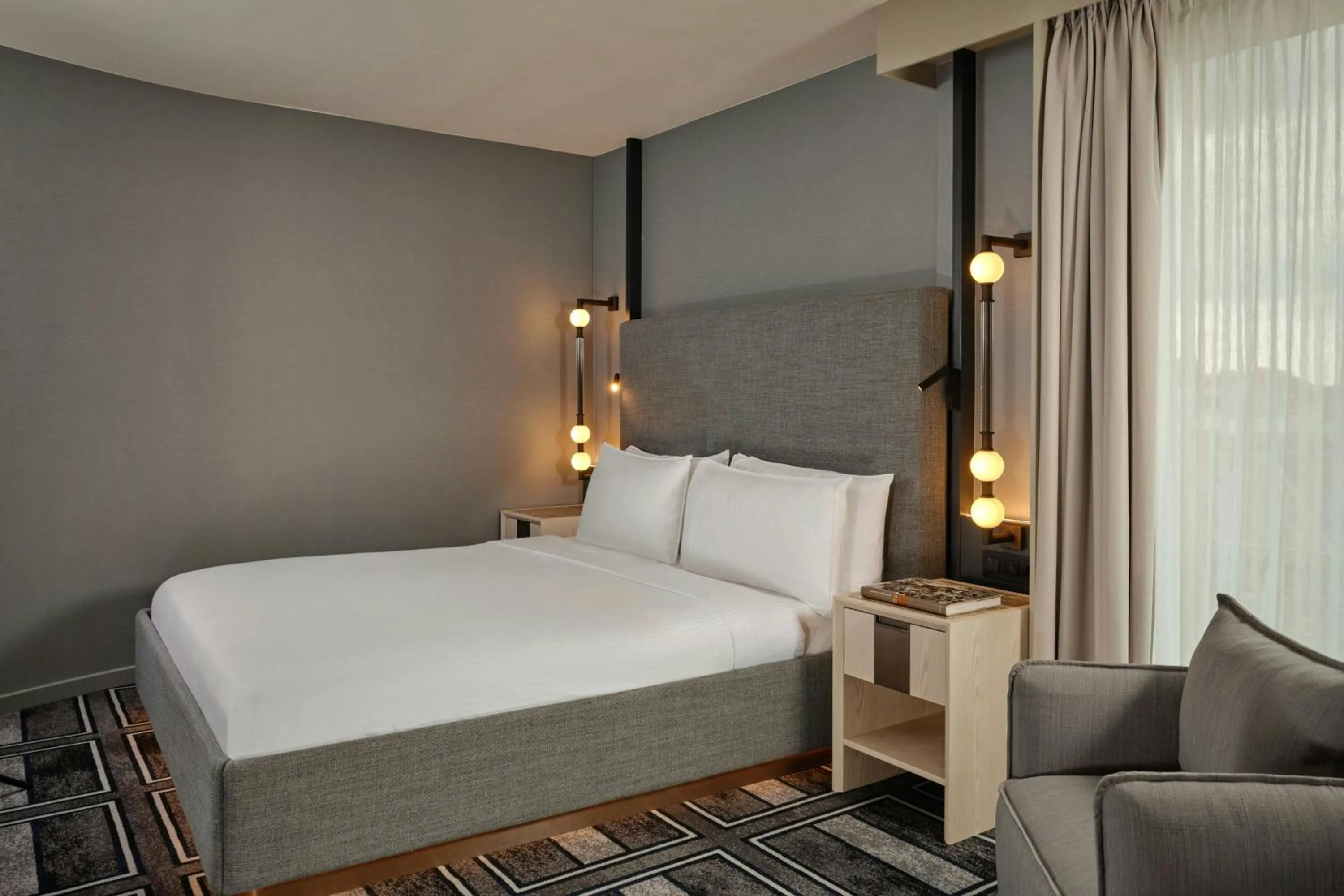 Bedroom, Bed in Ghent Marriott Hotel