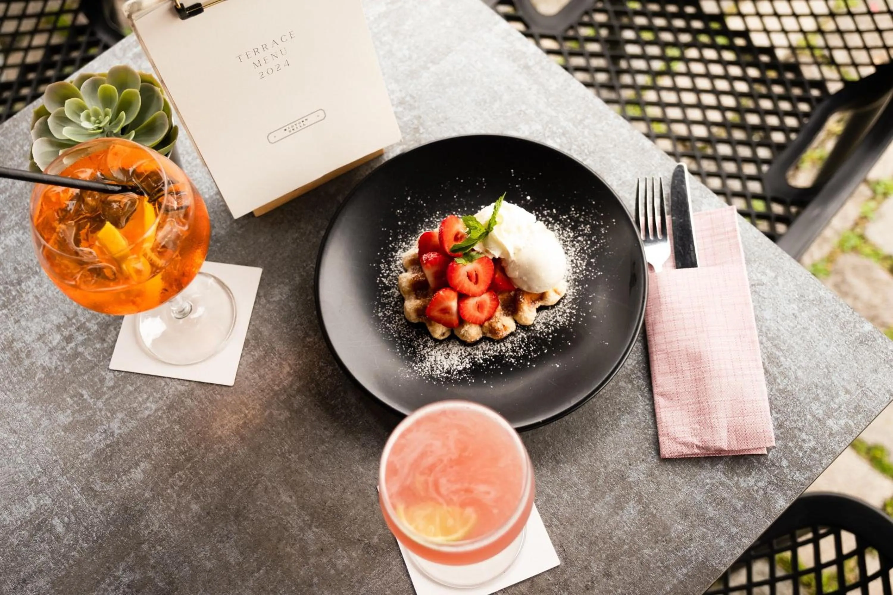 Restaurant/places to eat in Ghent Marriott Hotel