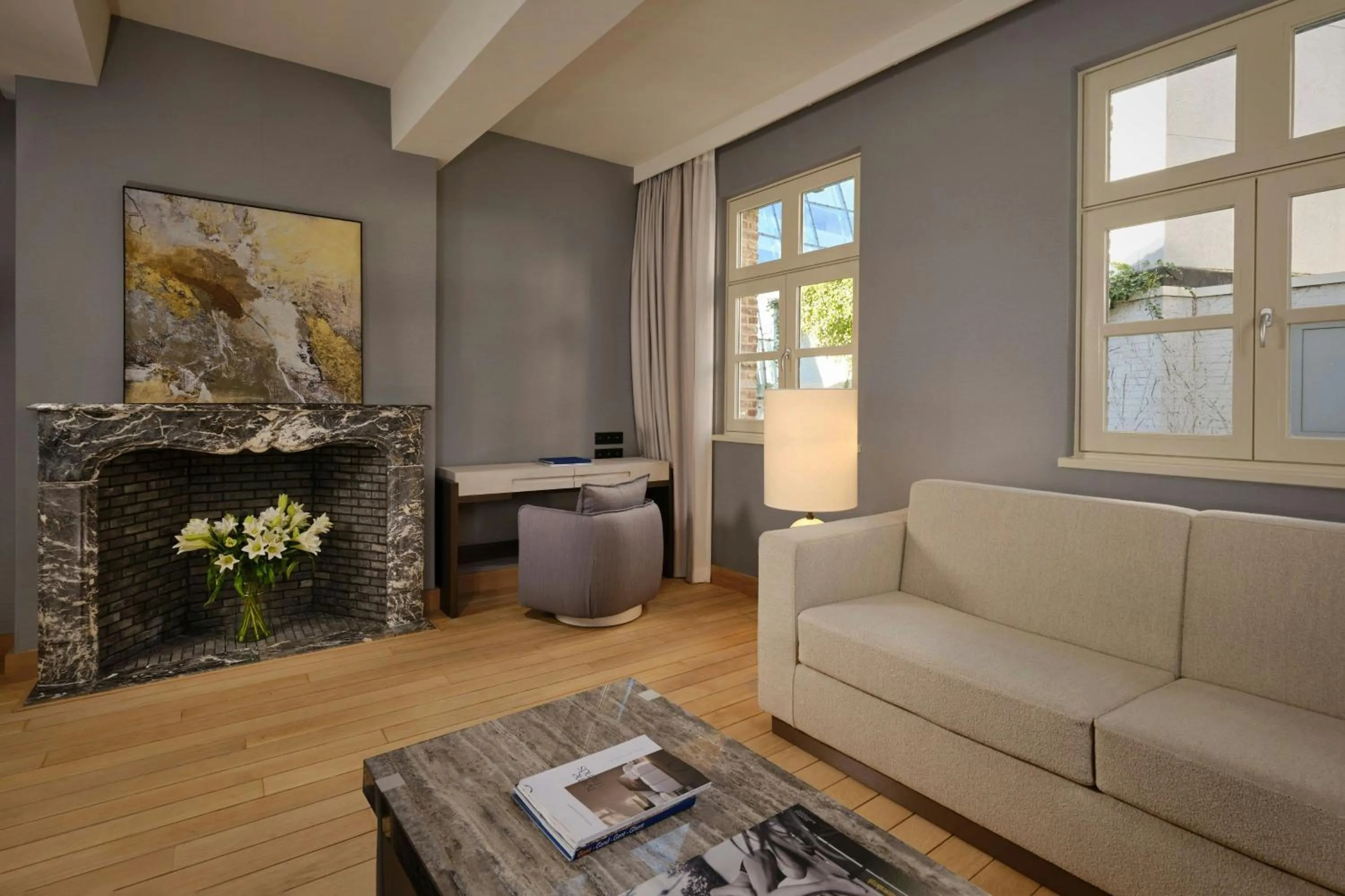 Living room in Ghent Marriott Hotel