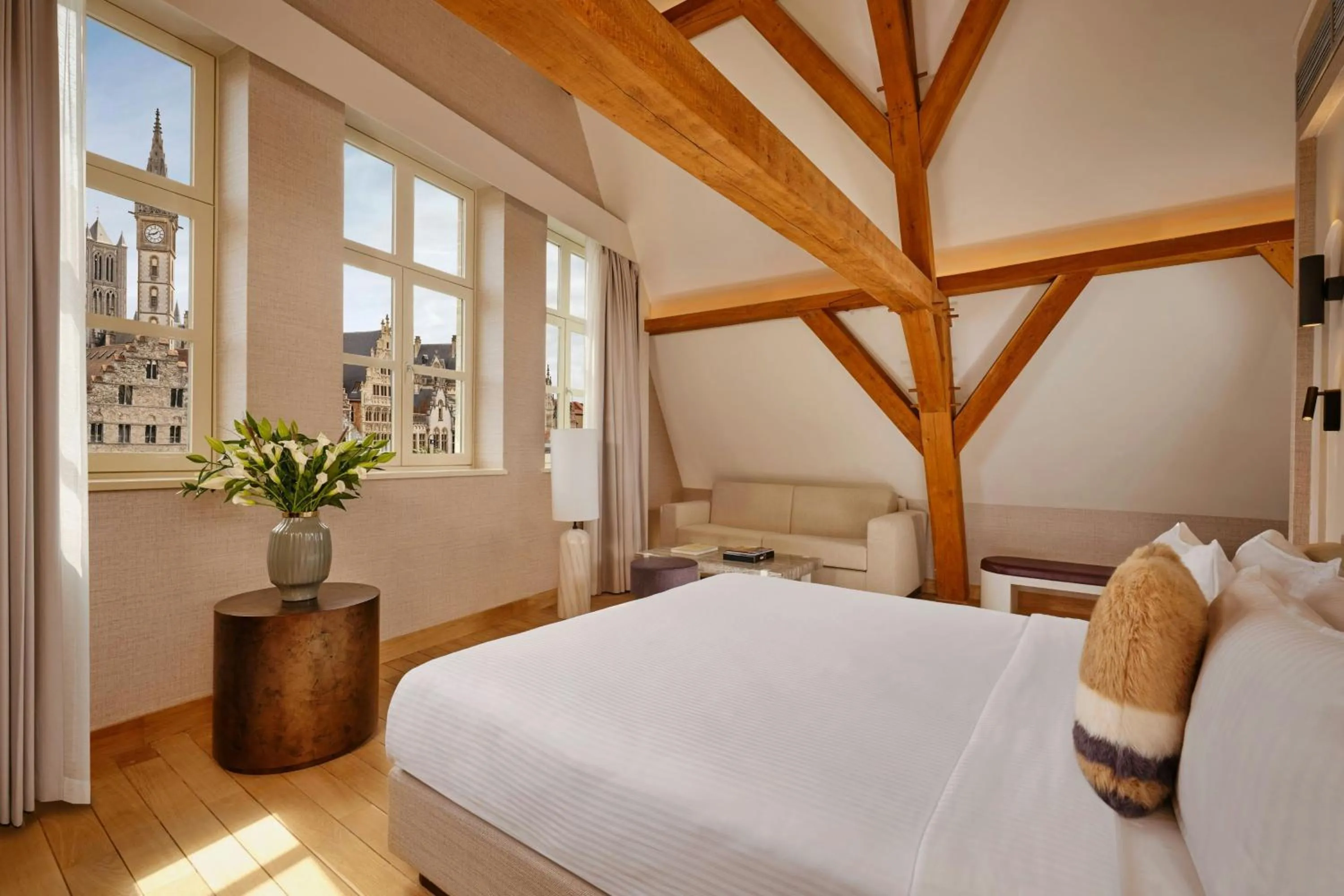 Bedroom, Bed in Ghent Marriott Hotel