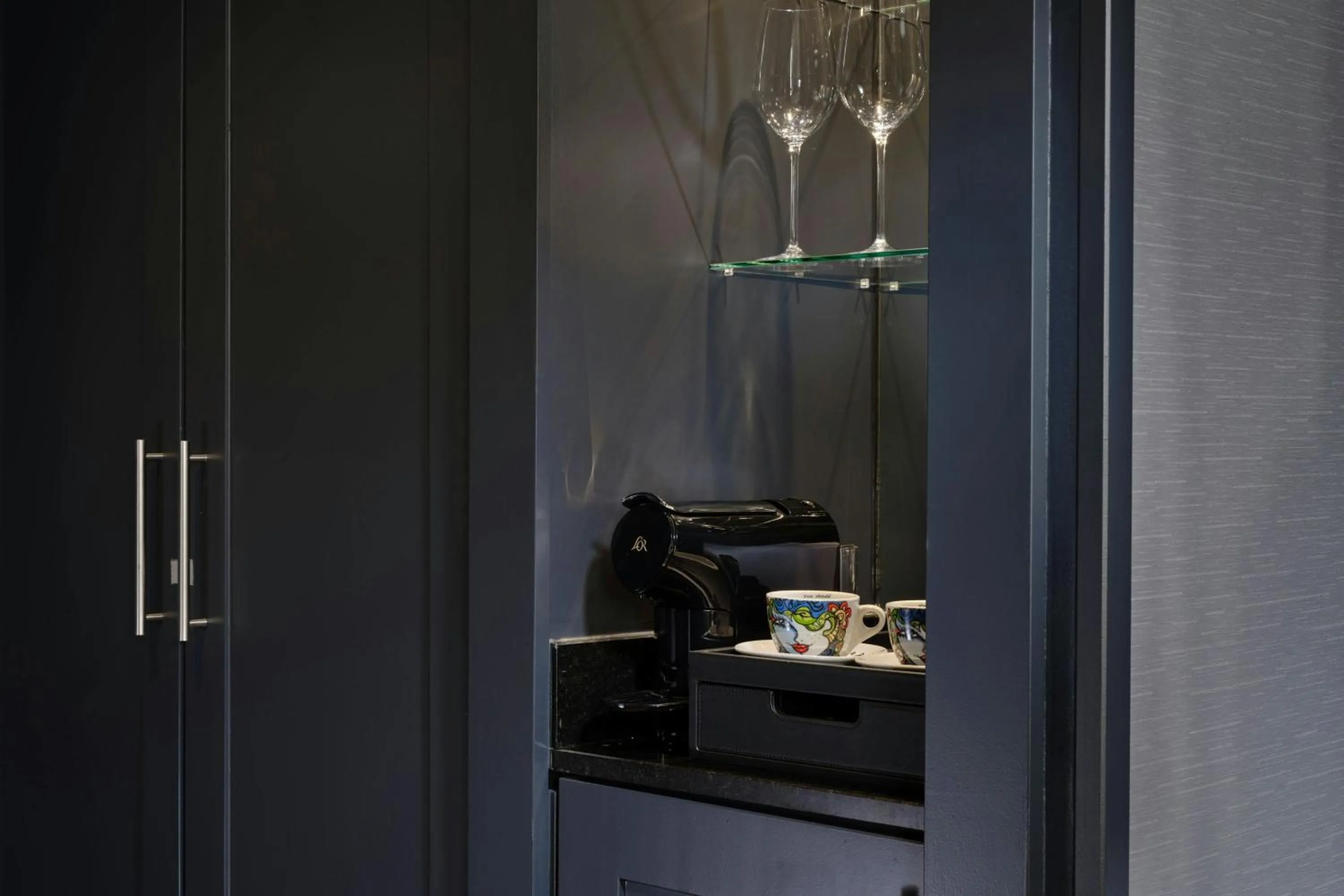 Photo of the whole room in Ghent Marriott Hotel