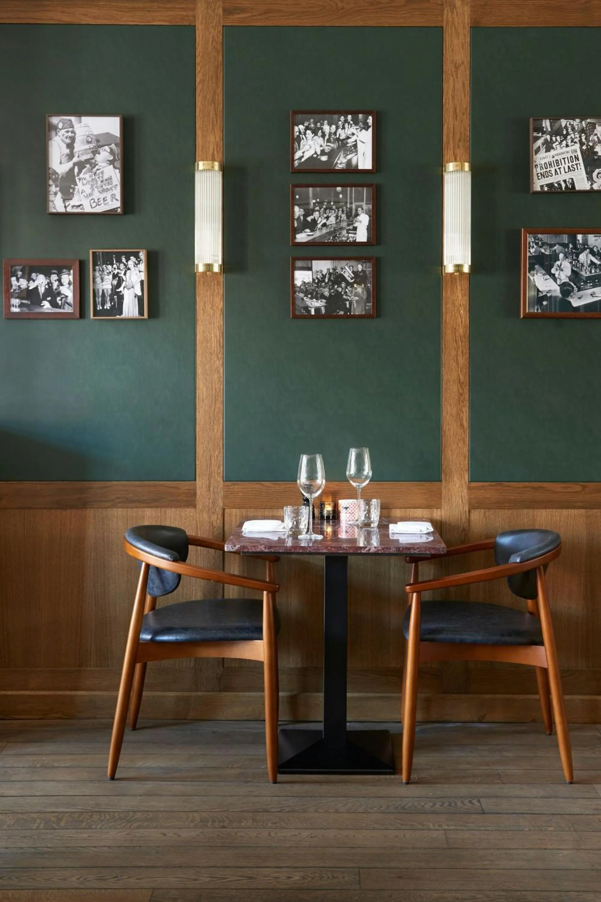 Restaurant/places to eat in Ghent Marriott Hotel