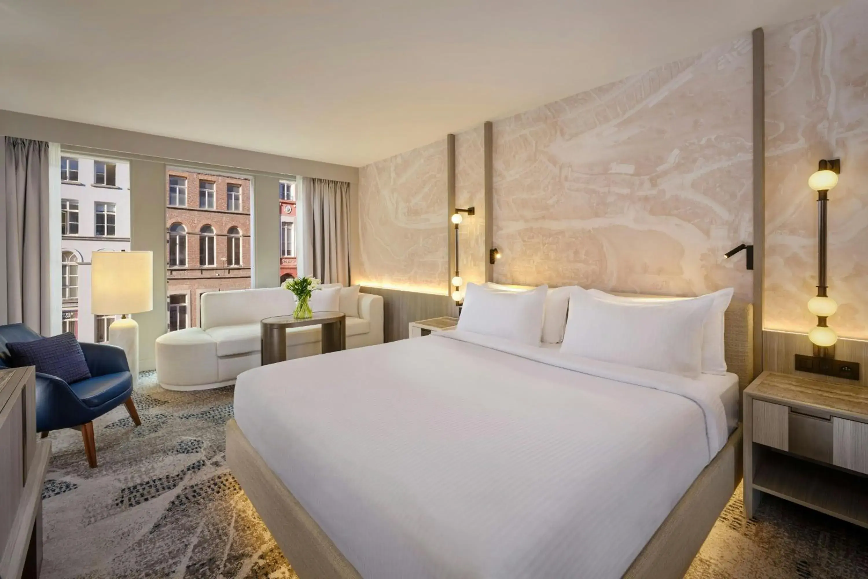 Large Deluxe King Room in Ghent Marriott Hotel Large Deluxe King Room in Ghent Marriott Hotel