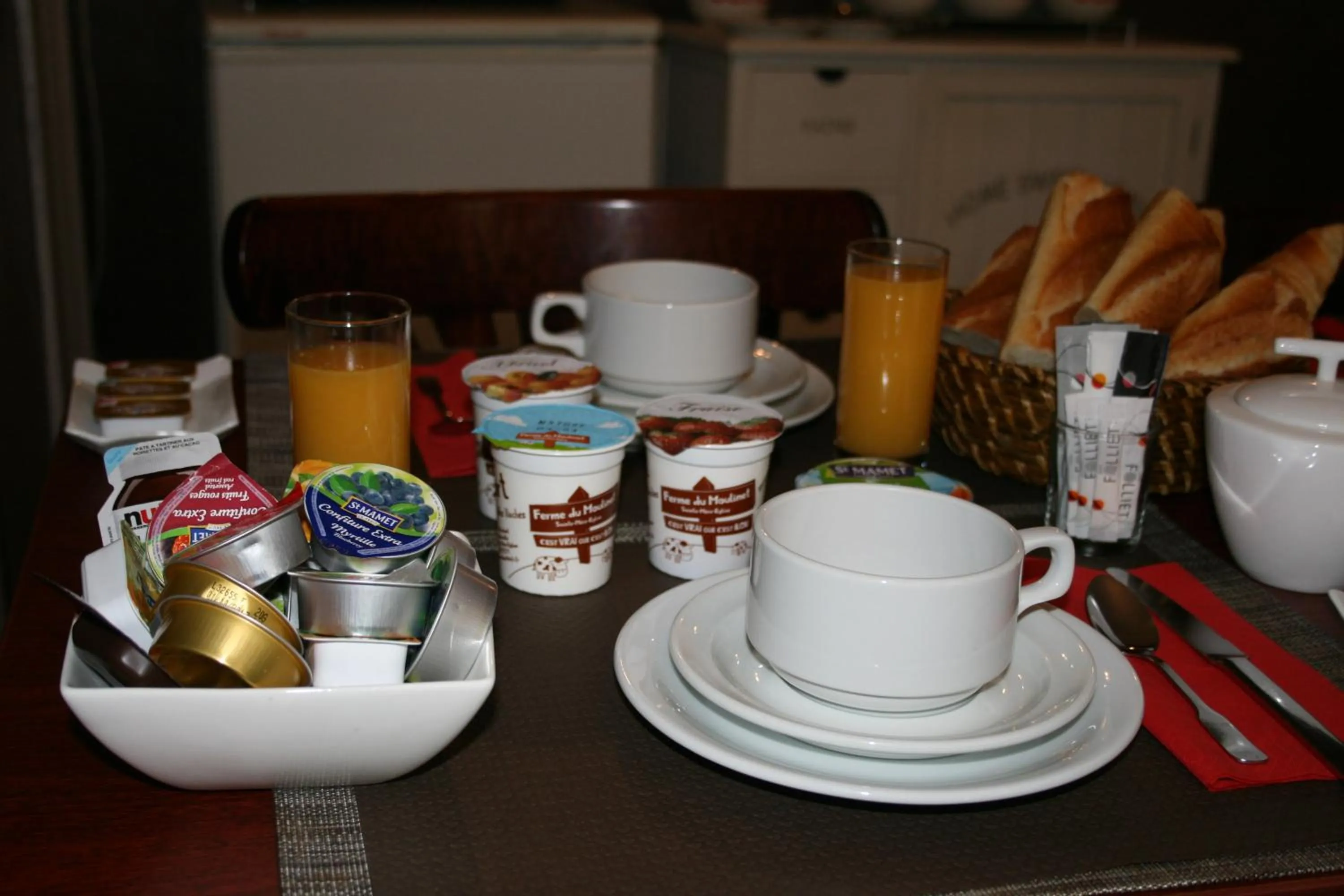 Breakfast in Cit'Hotel Hôtel Beauséjour